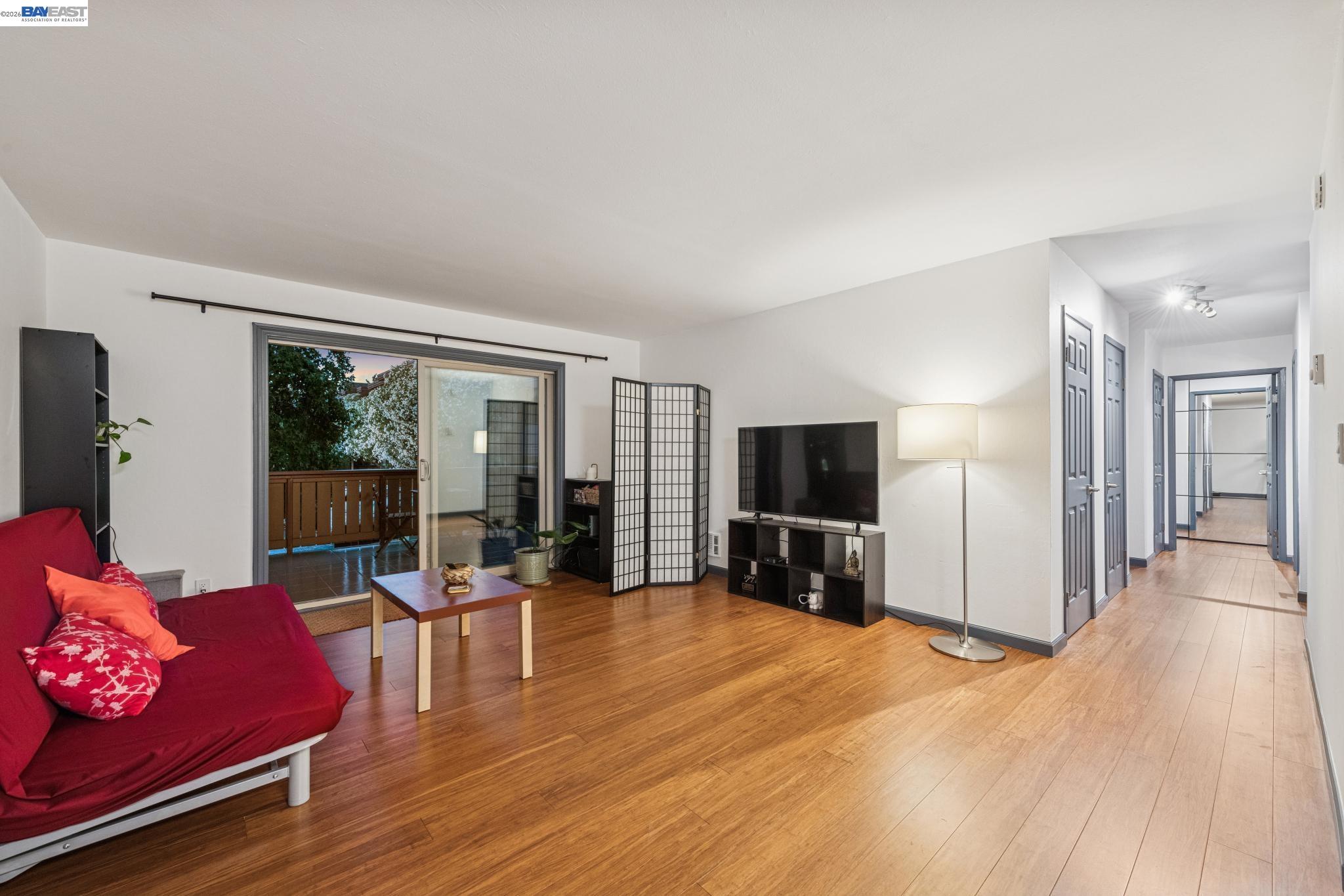 Photo #2: 41129385 Listing: Photo #2