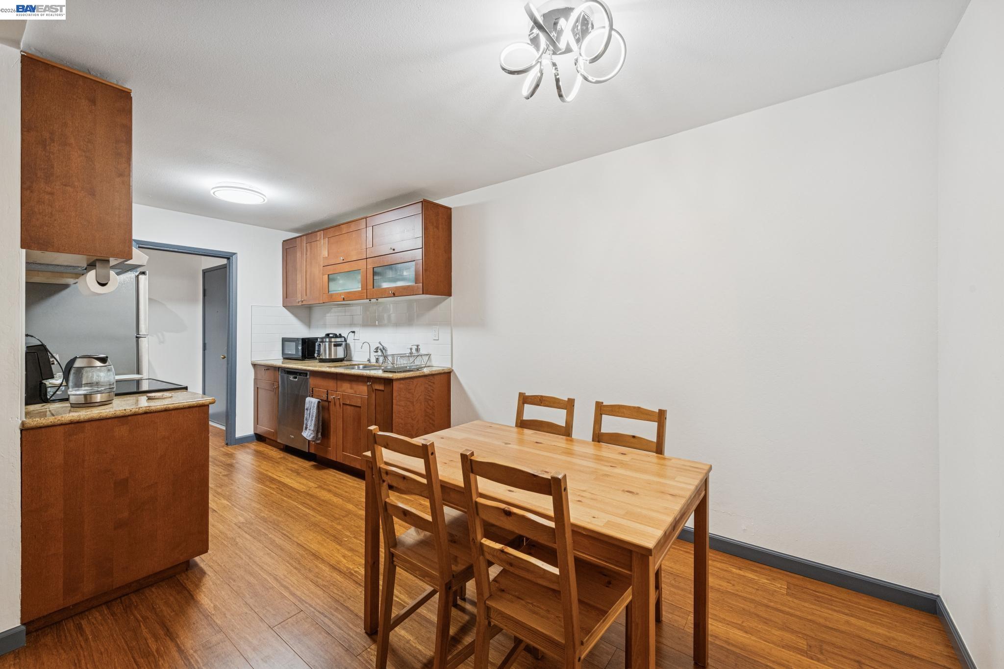 Photo #6: 41129385 Listing: Photo #6