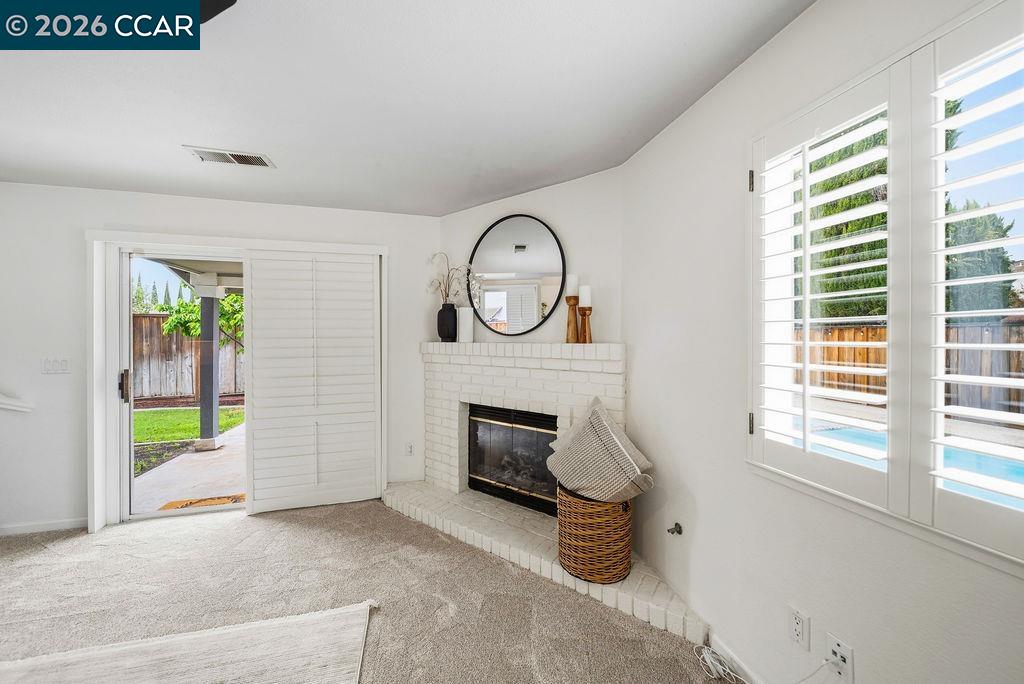 Detail Gallery Image 16 of 51 For 1520 Thistle Ct, Oakley,  CA 94561 - 5 Beds | 3 Baths