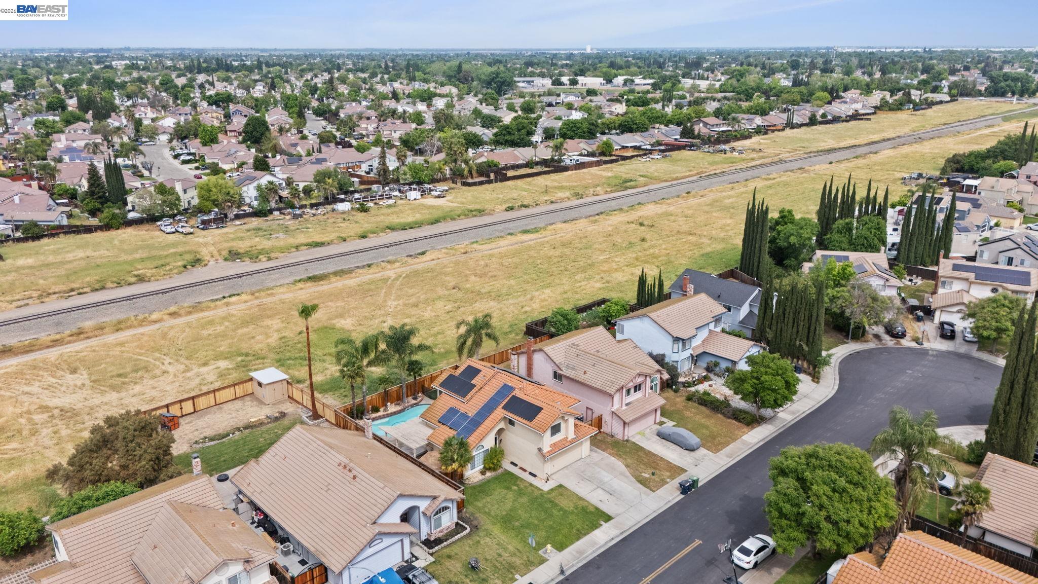 Detail Gallery Image 7 of 33 For 1781 Summertime, Tracy,  CA 95376 - 4 Beds | 2/1 Baths