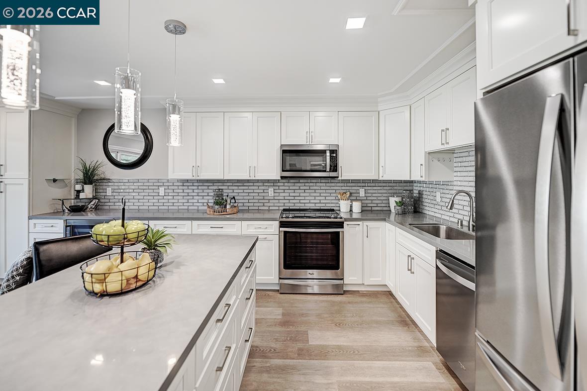 Photo #5: 41129388 Listing: Photo #5