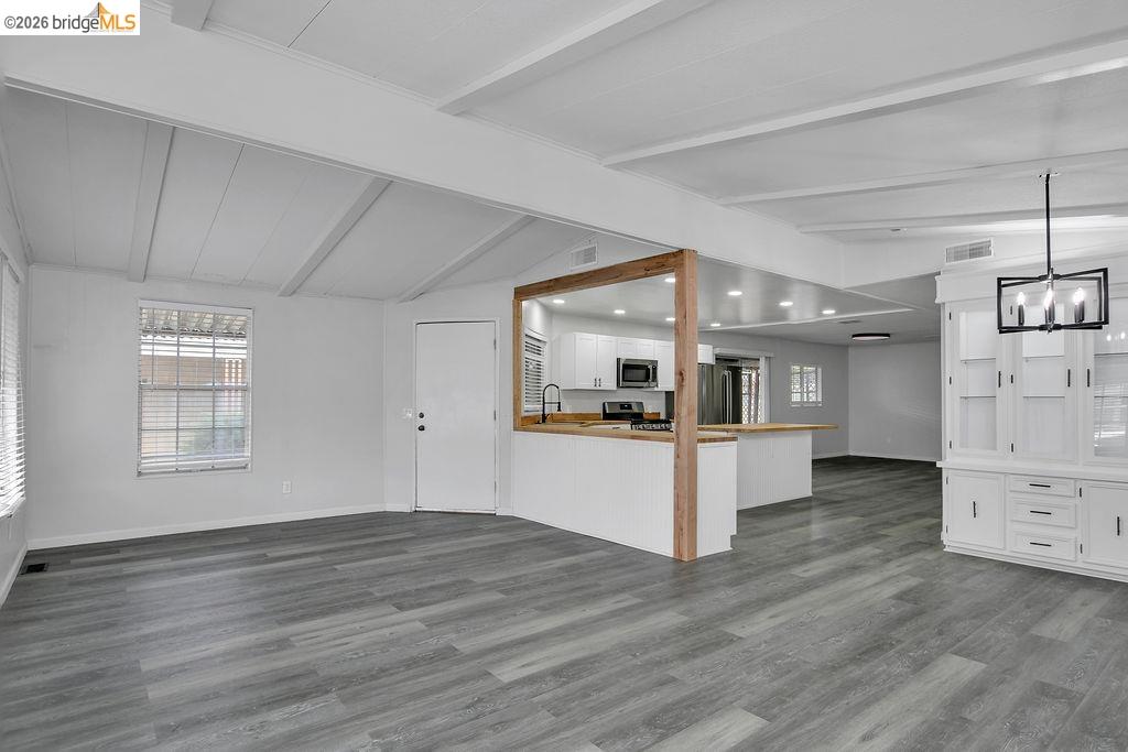 Detail Gallery Image 6 of 19 For 1 Mark Lane, Antioch,  CA 94509 - 2 Beds | 2 Baths