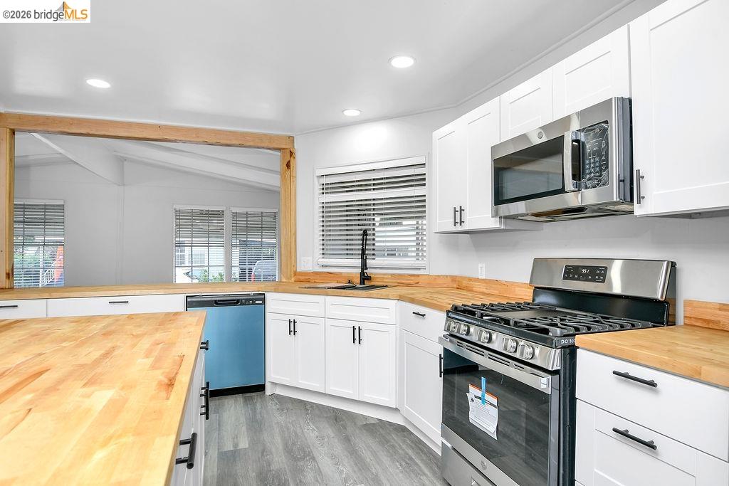 Detail Gallery Image 9 of 19 For 1 Mark Lane, Antioch,  CA 94509 - 2 Beds | 2 Baths