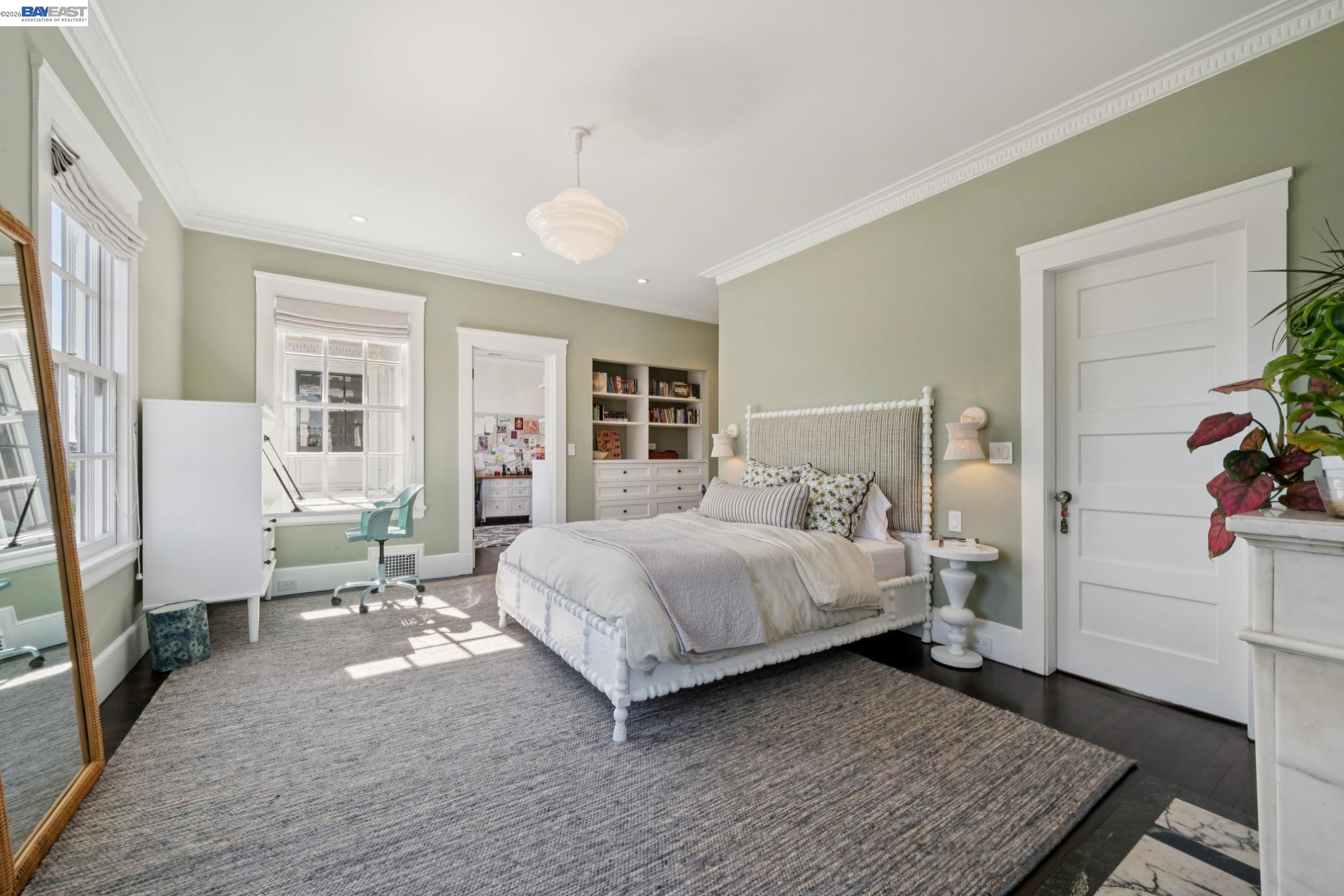 1121 BAY STREET, Alameda, CA, 94501