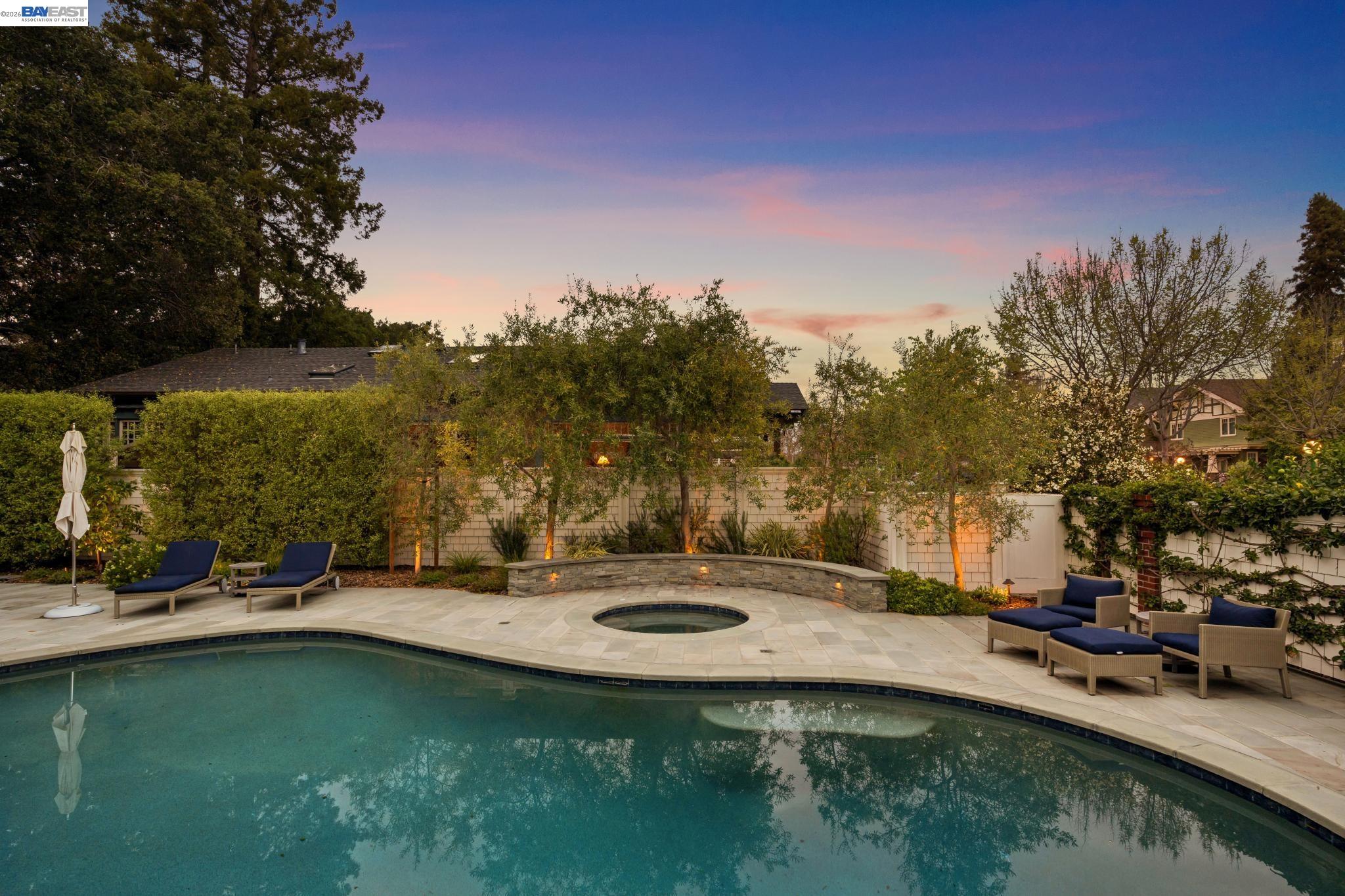 1121 BAY STREET, Alameda, CA, 94501