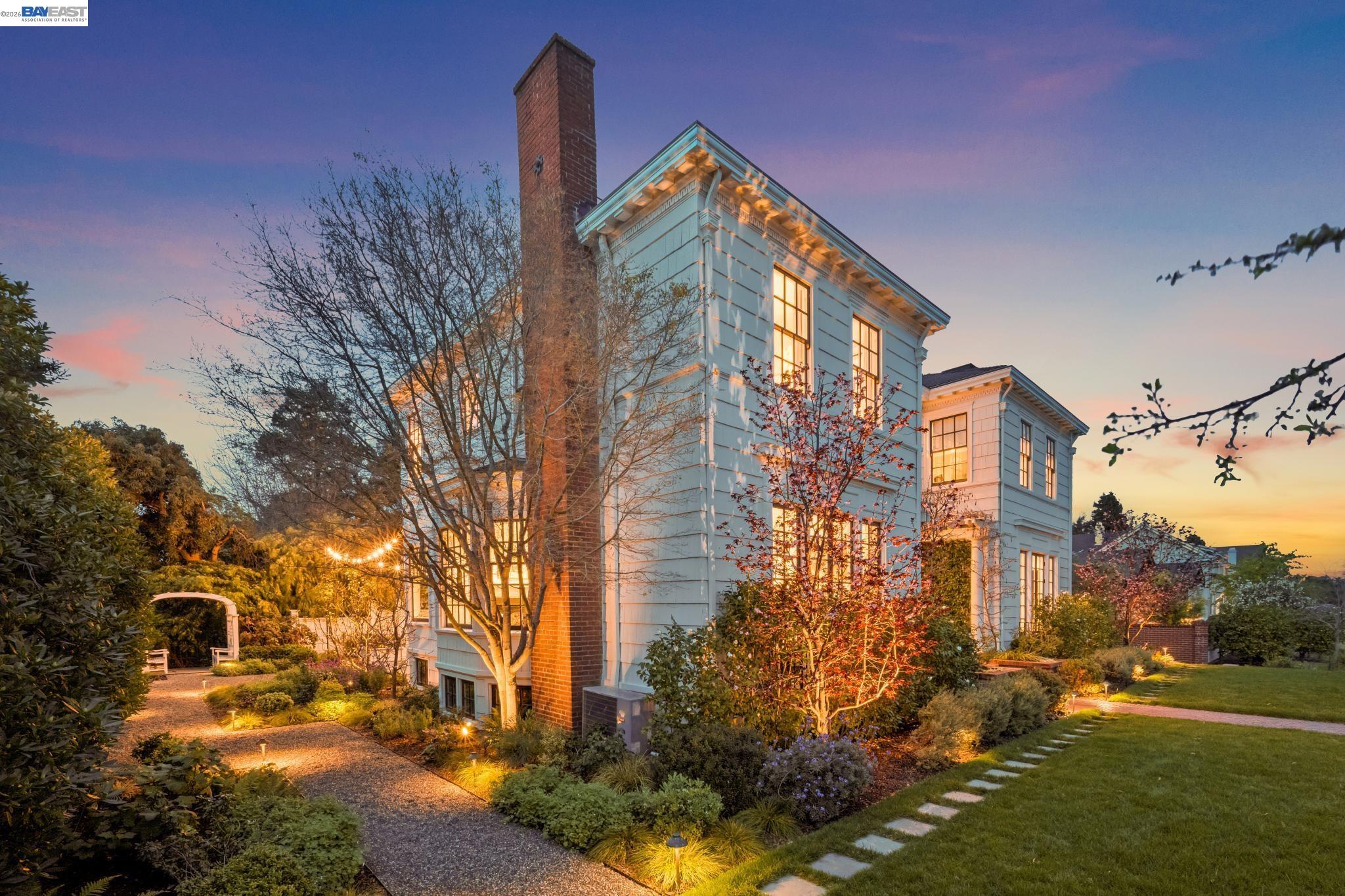 1121 BAY STREET, Alameda, CA, 94501