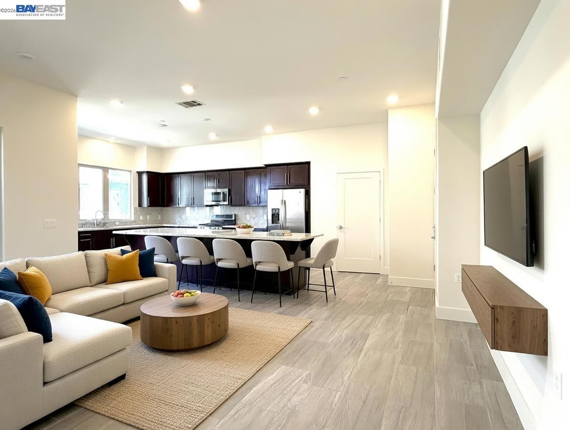 Detail Gallery Image 5 of 51 For 1625 Delano St #31,  Milpitas,  CA 95035 - 3 Beds | 2/1 Baths