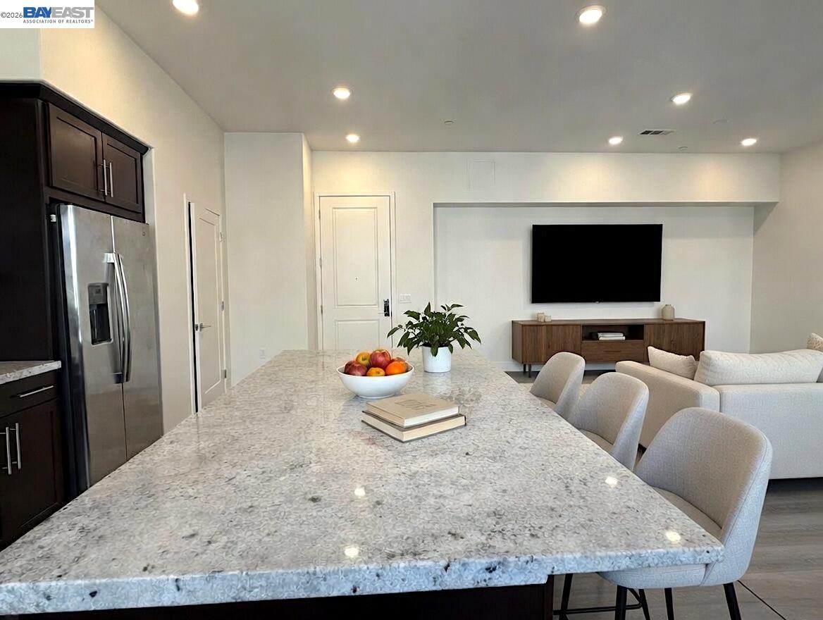 Detail Gallery Image 10 of 51 For 1625 Delano St #31,  Milpitas,  CA 95035 - 3 Beds | 2/1 Baths