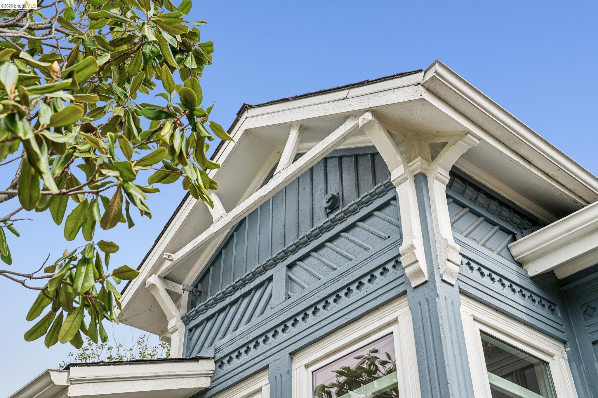 Detail Gallery Image 4 of 44 For 1206 E 22nd St, Oakland,  CA 94606 - 3 Beds | 1 Baths