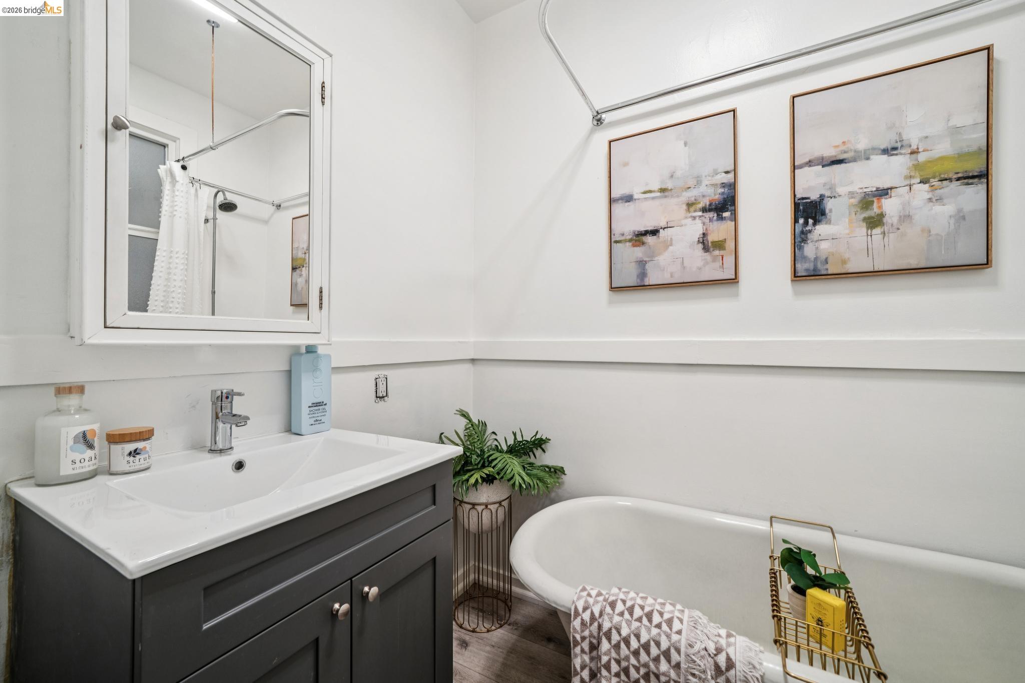 Detail Gallery Image 36 of 44 For 1206 E 22nd St, Oakland,  CA 94606 - 3 Beds | 1 Baths