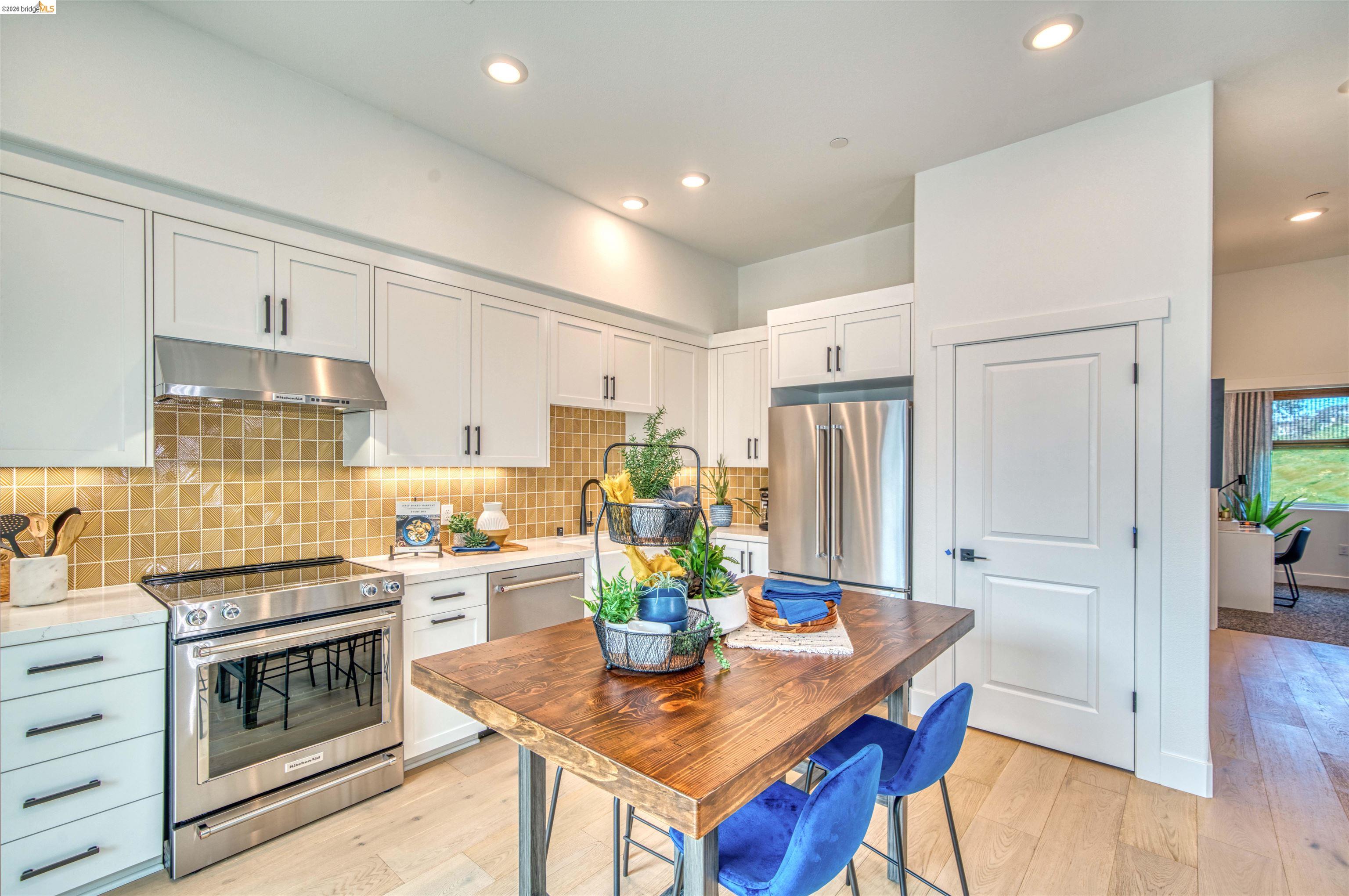 Photo #5: 41129399 Listing: Photo #5