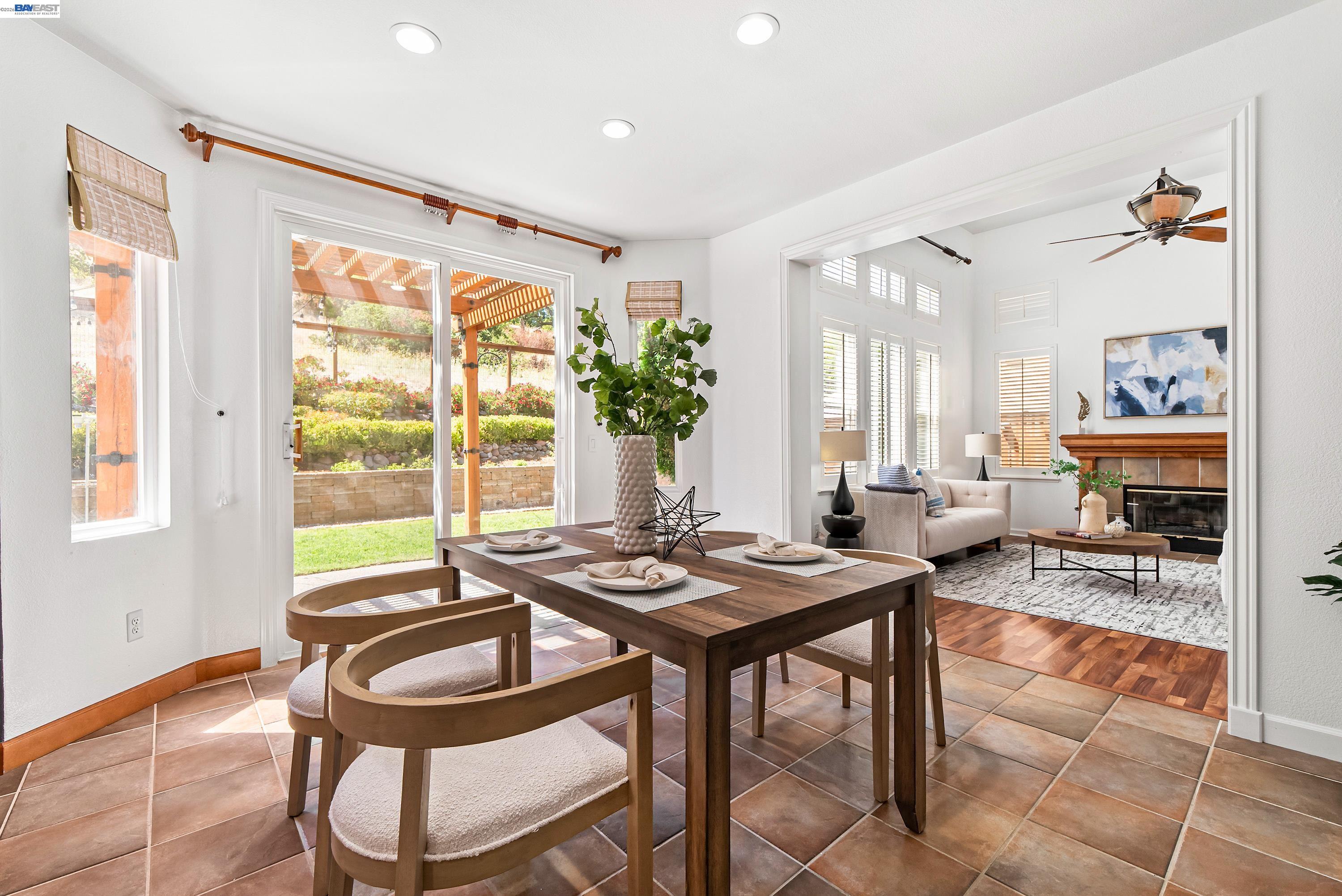 Detail Gallery Image 9 of 43 For 43 Ferdinand Way, Novato,  CA 94949 - 3 Beds | 2/1 Baths