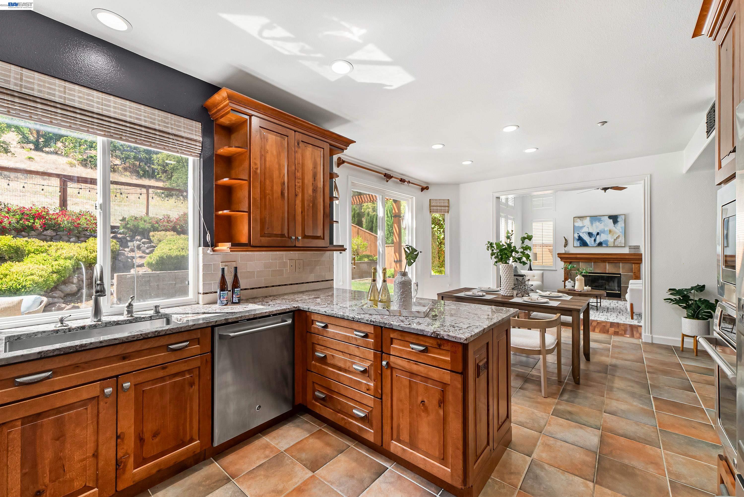 Detail Gallery Image 16 of 43 For 43 Ferdinand Way, Novato,  CA 94949 - 3 Beds | 2/1 Baths