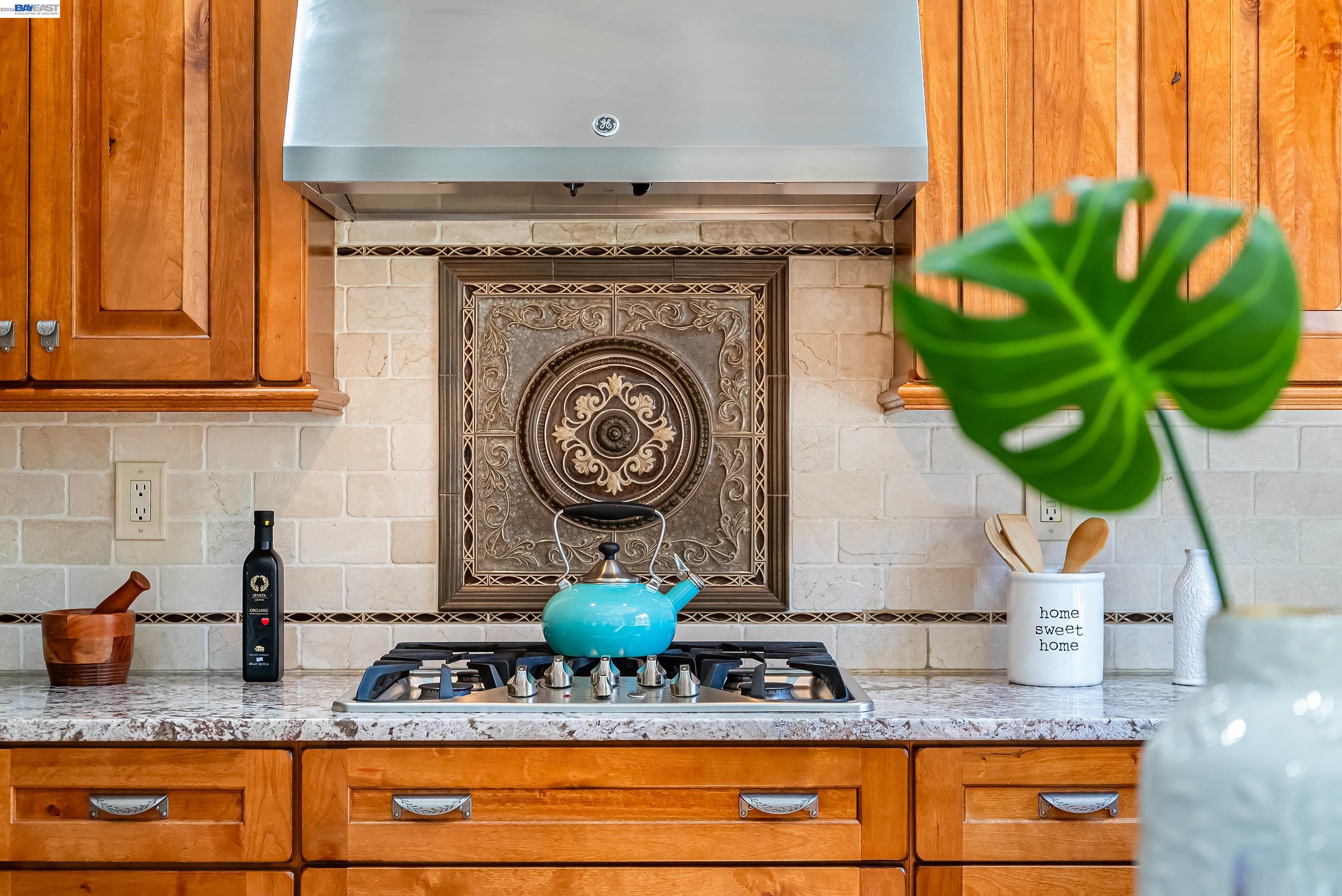 Detail Gallery Image 17 of 43 For 43 Ferdinand Way, Novato,  CA 94949 - 3 Beds | 2/1 Baths