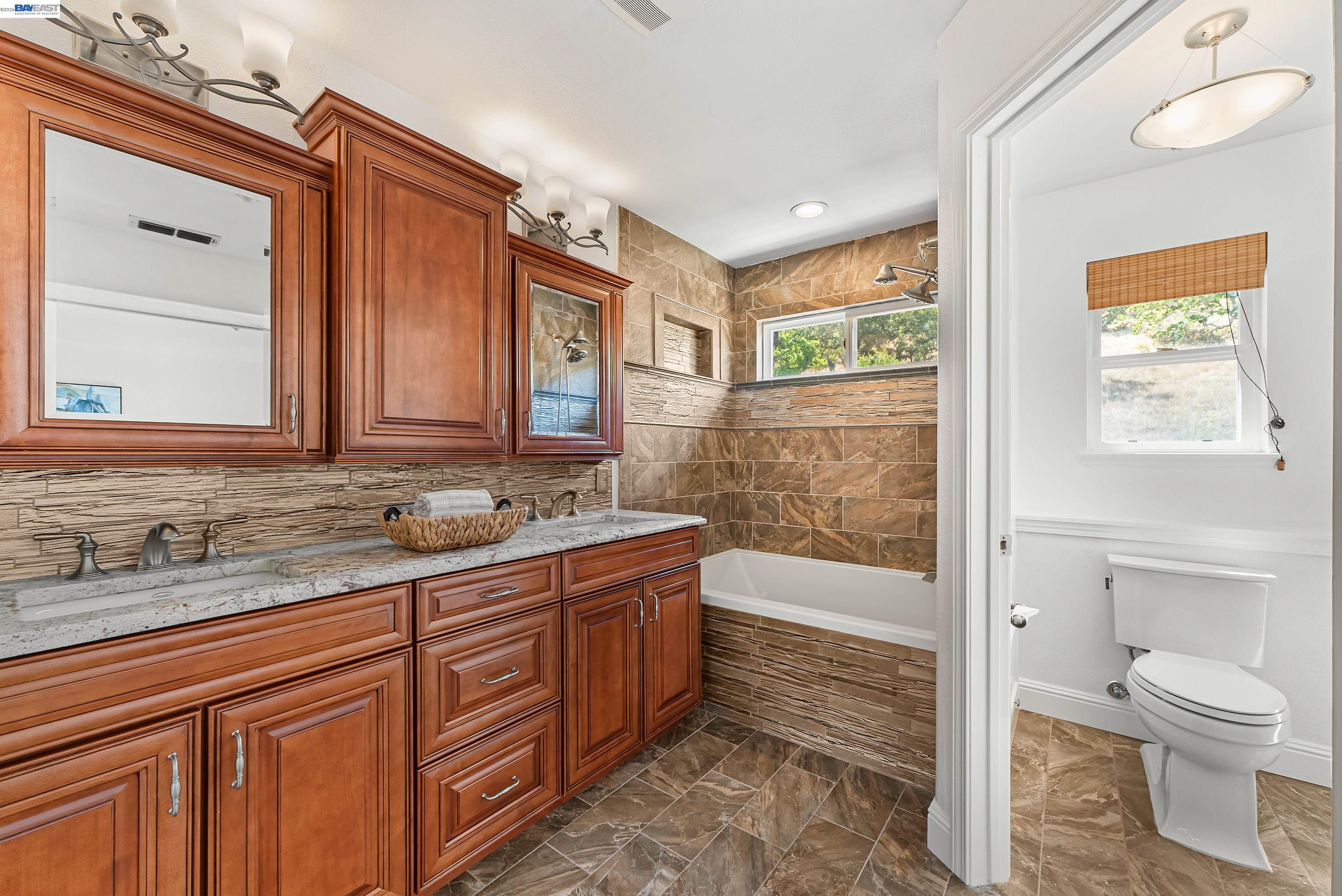Detail Gallery Image 26 of 43 For 43 Ferdinand Way, Novato,  CA 94949 - 3 Beds | 2/1 Baths