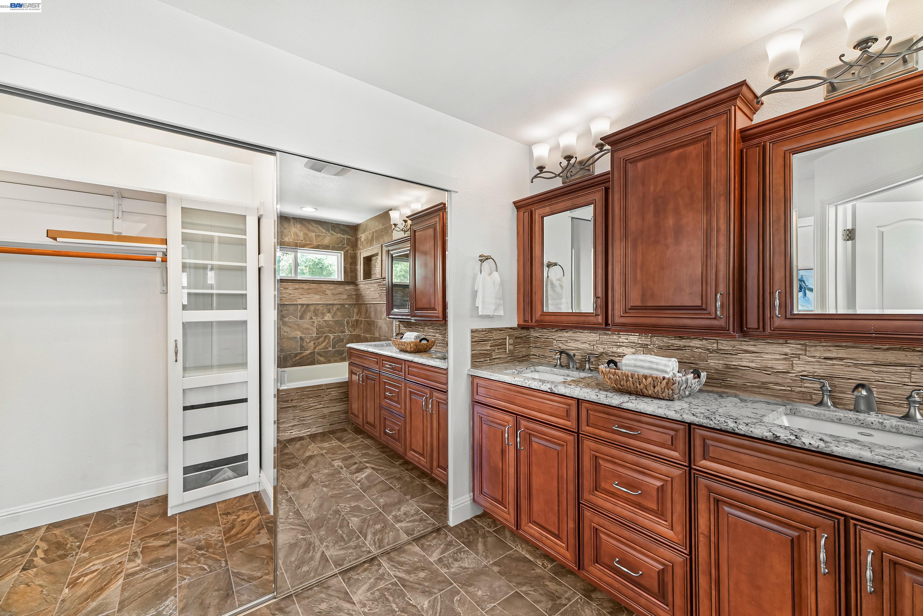 Detail Gallery Image 28 of 43 For 43 Ferdinand Way, Novato,  CA 94949 - 3 Beds | 2/1 Baths