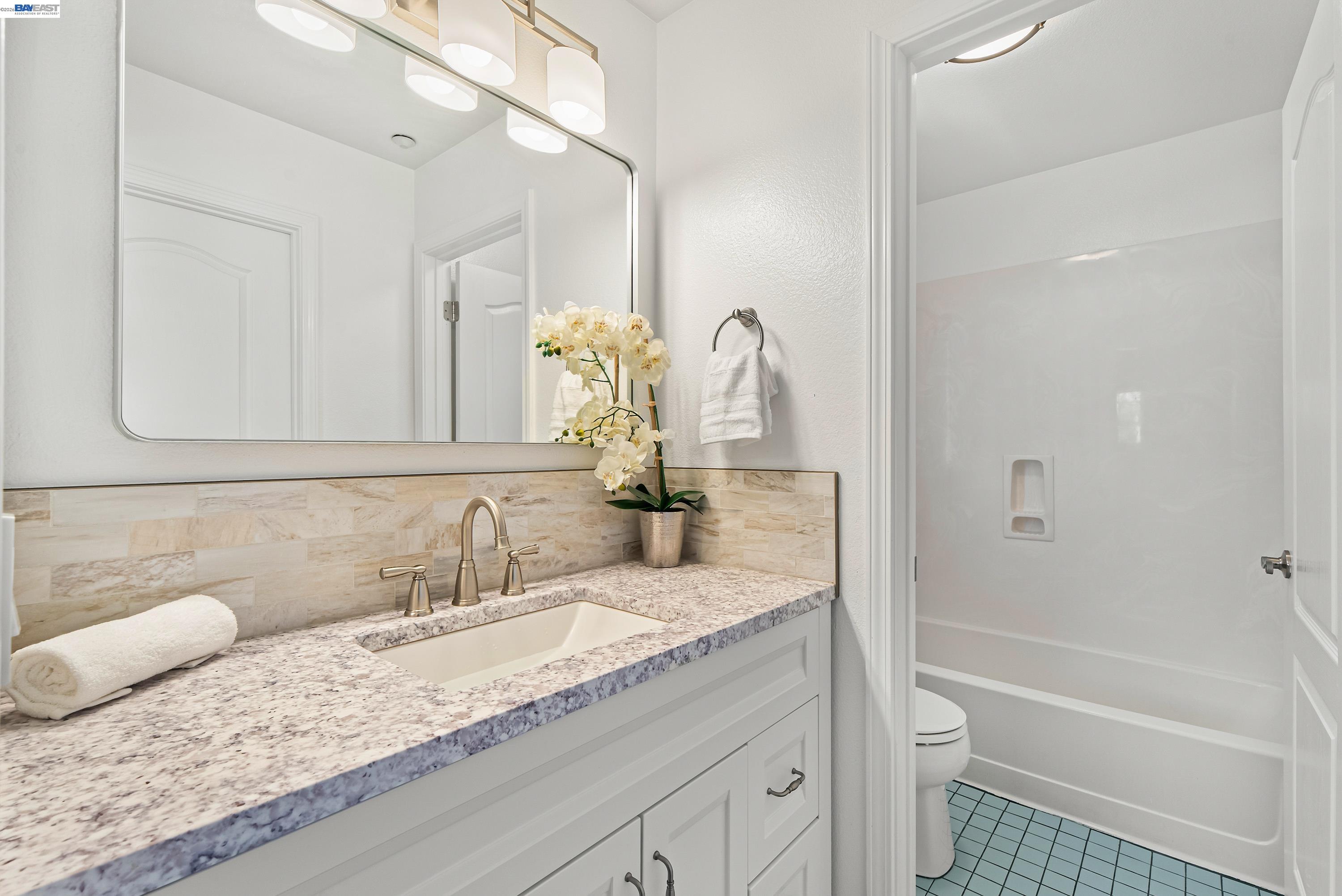 Detail Gallery Image 31 of 43 For 43 Ferdinand Way, Novato,  CA 94949 - 3 Beds | 2/1 Baths