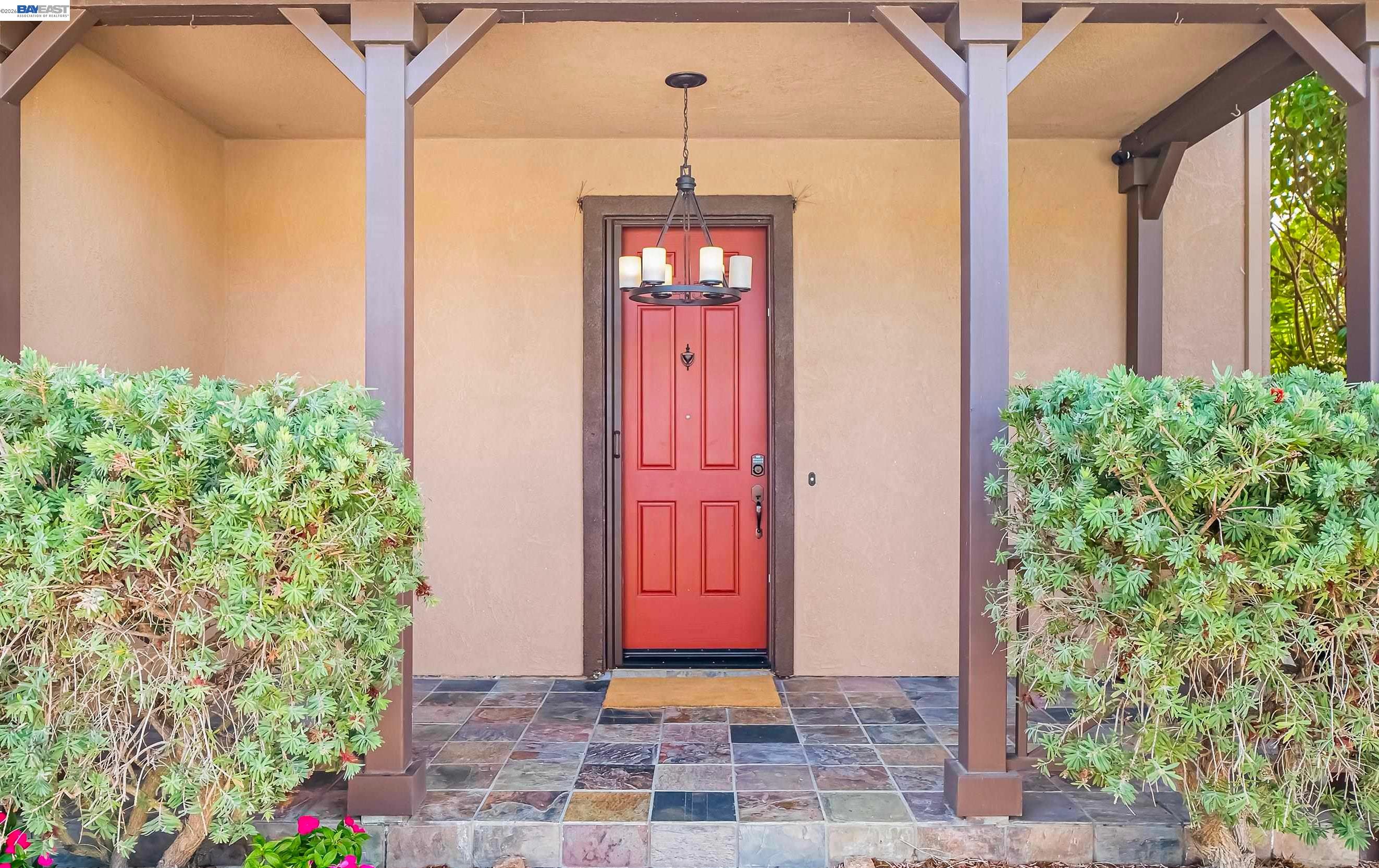 Detail Gallery Image 4 of 43 For 43 Ferdinand Way, Novato,  CA 94949 - 3 Beds | 2/1 Baths