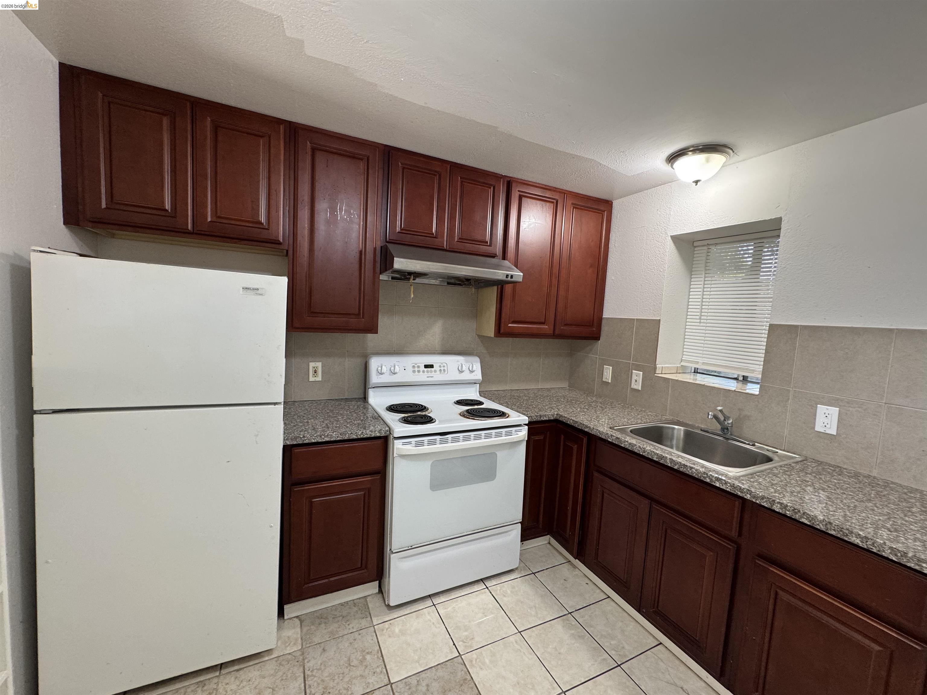 Detail Gallery Image 13 of 16 For 2151 E 24th Street, Oakland,  CA 94606 - – Beds | – Baths