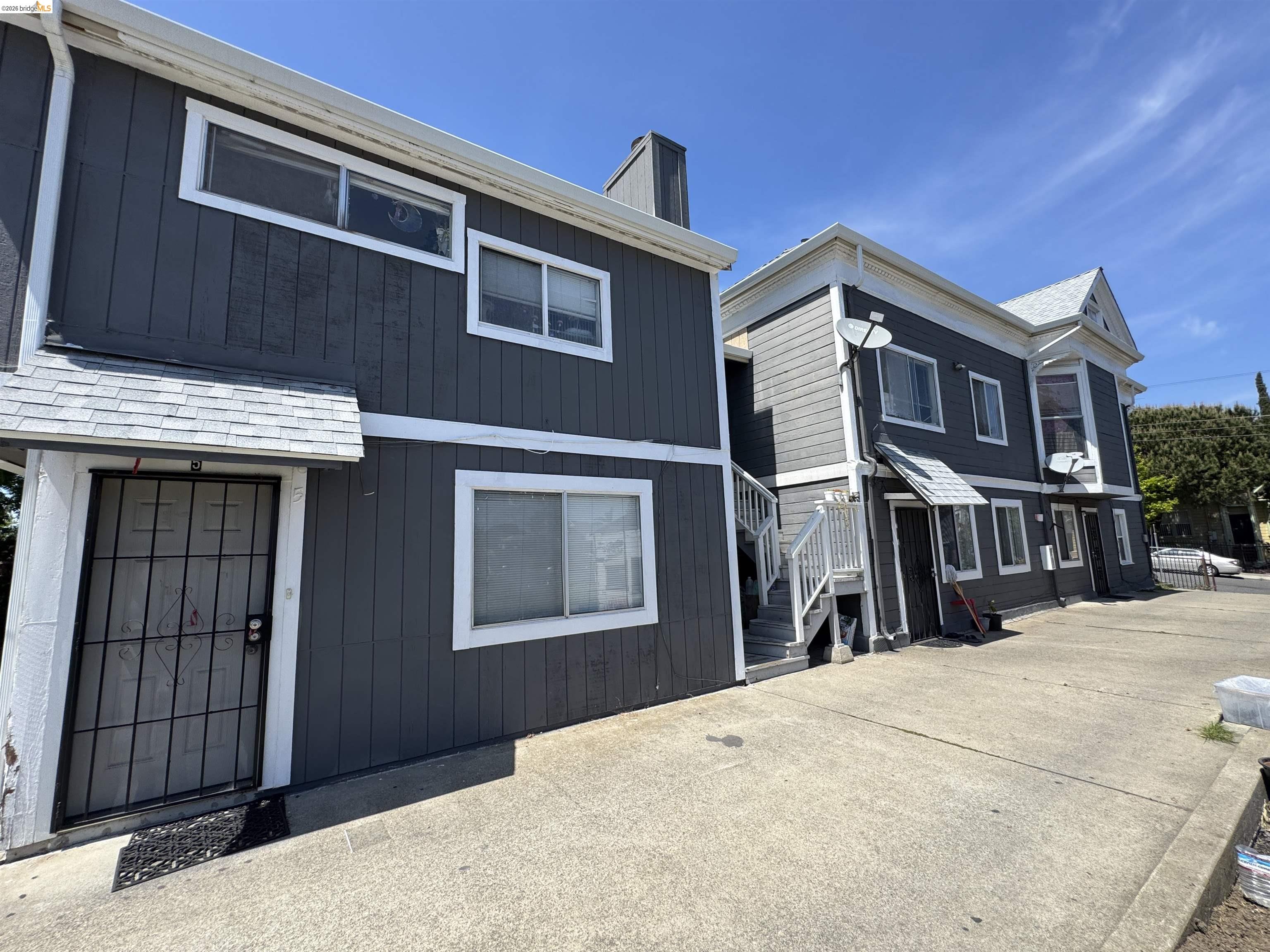 Detail Gallery Image 4 of 16 For 2151 E 24th Street, Oakland,  CA 94606 - – Beds | – Baths