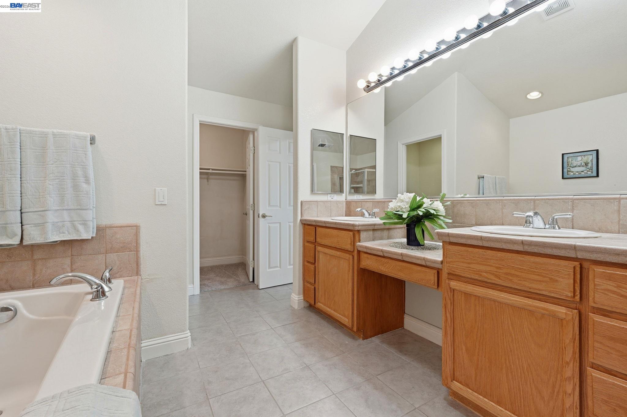 Detail Gallery Image 25 of 46 For 1339 Cherry Blossom, Tracy,  CA 95377-8818 - 6 Beds | 4/1 Baths