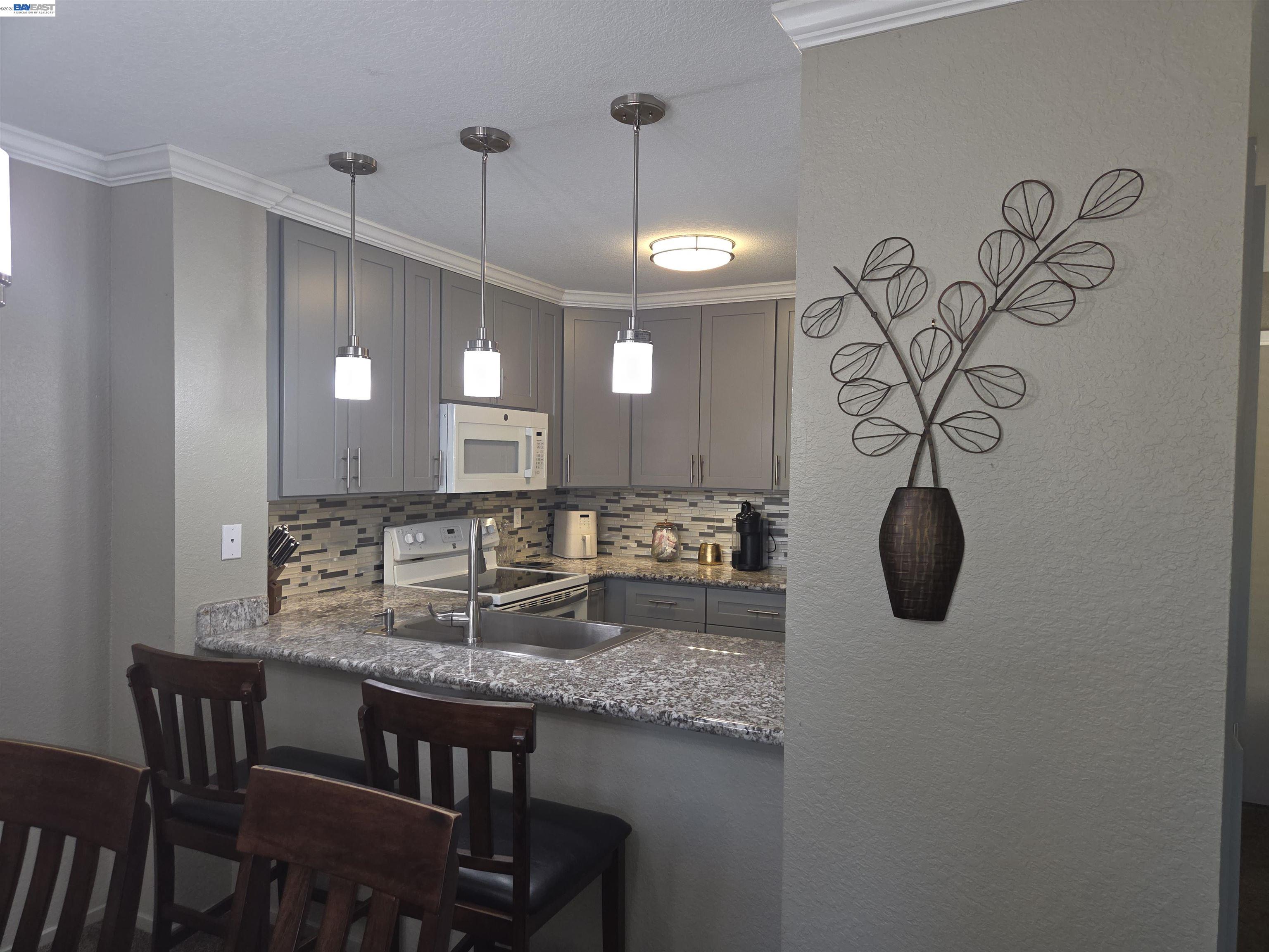 Detail Gallery Image 7 of 28 For 1609 W Swain Rd, Stockton,  CA 95207 - 2 Beds | 2 Baths