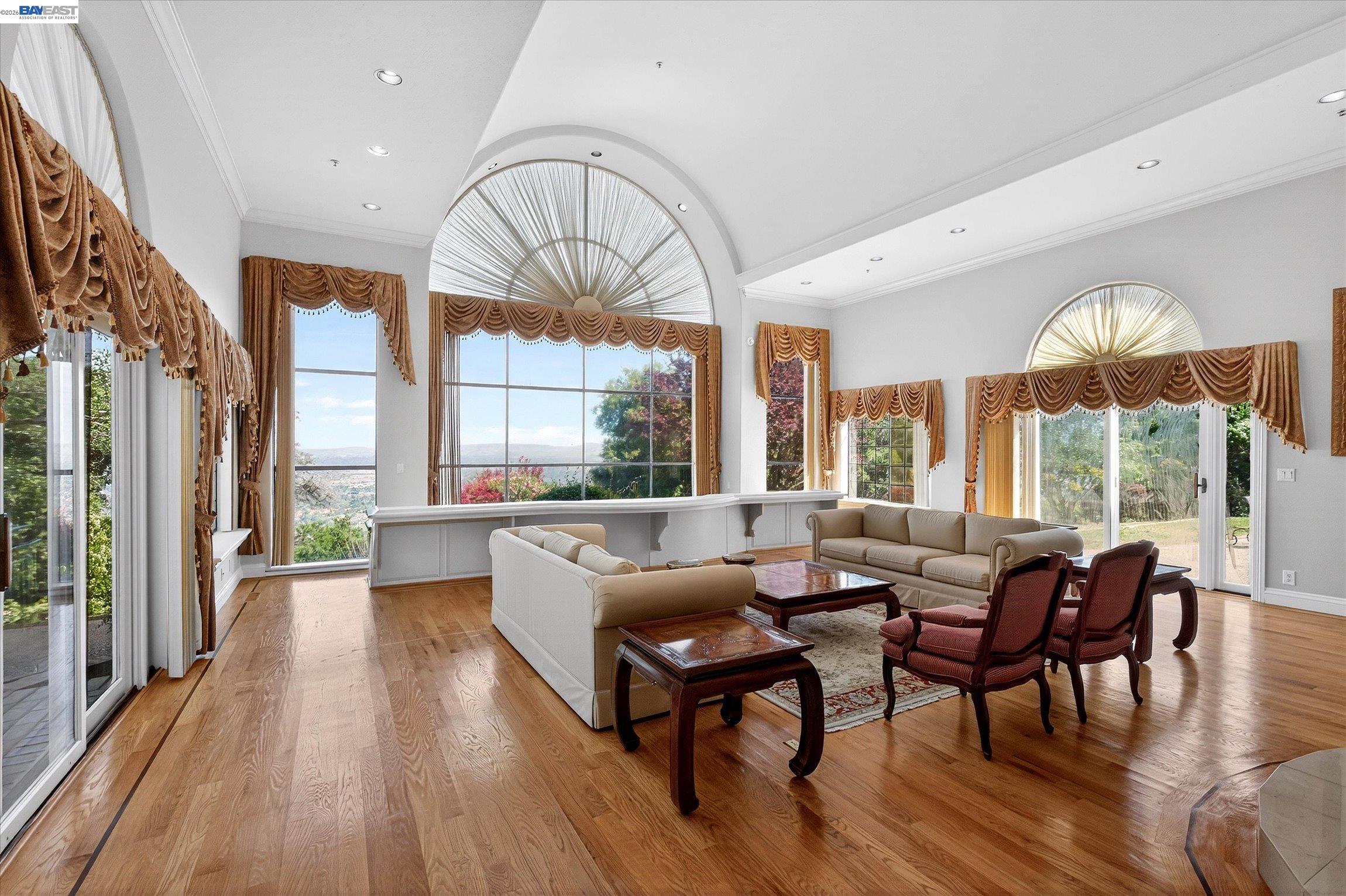 Detail Gallery Image 15 of 59 For 9500 Santos Ranch Rd, Pleasanton,  CA 94588 - 5 Beds | 6/1 Baths