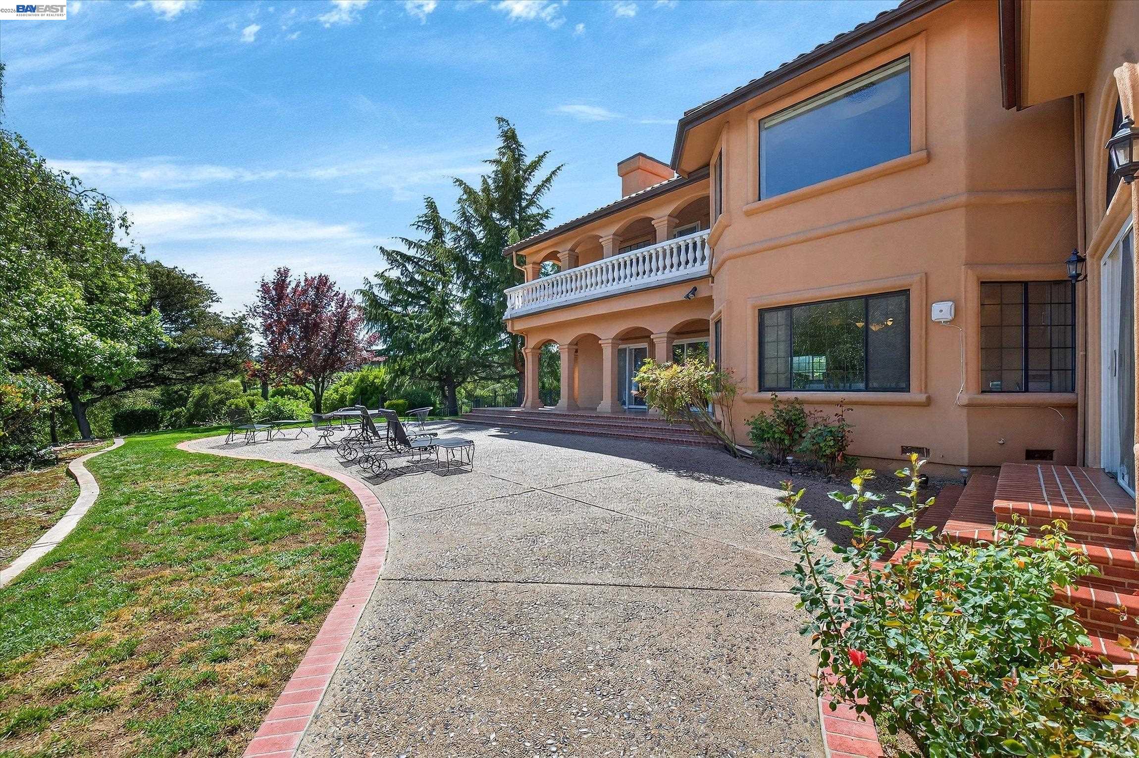 Detail Gallery Image 3 of 59 For 9500 Santos Ranch Rd, Pleasanton,  CA 94588 - 5 Beds | 6/1 Baths