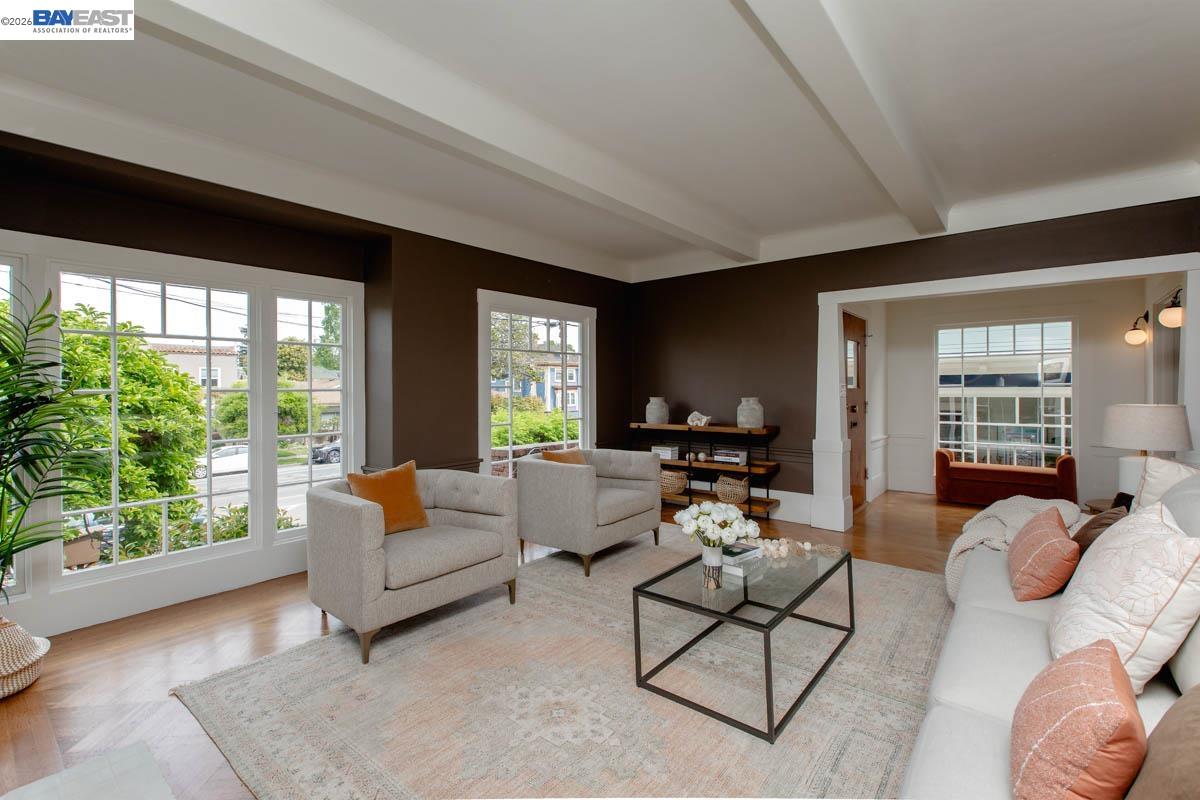 Detail Gallery Image 11 of 60 For 1716 Santa Clara Ave, Alameda,  CA 94501 - 6 Beds | 2 Baths