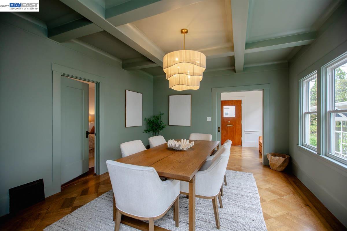 Detail Gallery Image 12 of 60 For 1716 Santa Clara Ave, Alameda,  CA 94501 - 6 Beds | 2 Baths