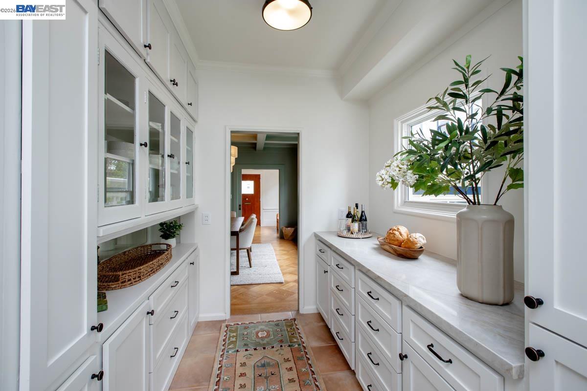 Detail Gallery Image 15 of 60 For 1716 Santa Clara Ave, Alameda,  CA 94501 - 6 Beds | 2 Baths