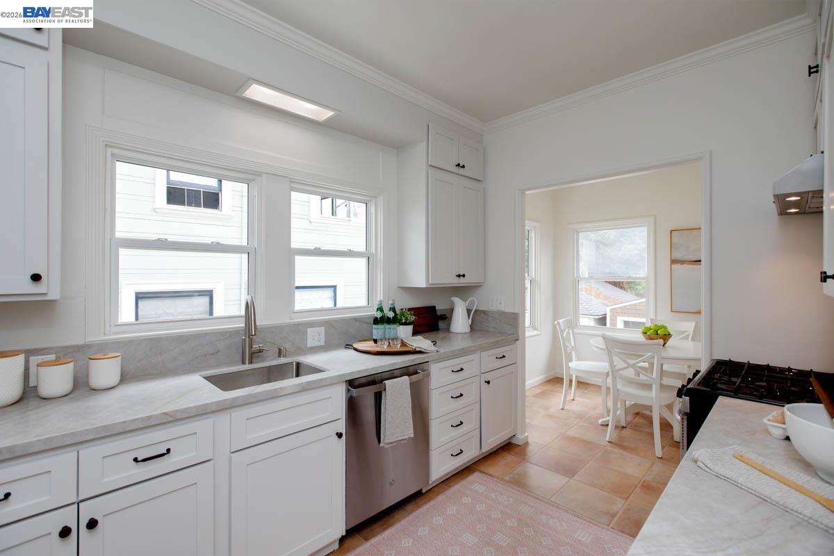 Detail Gallery Image 19 of 60 For 1716 Santa Clara Ave, Alameda,  CA 94501 - 6 Beds | 2 Baths