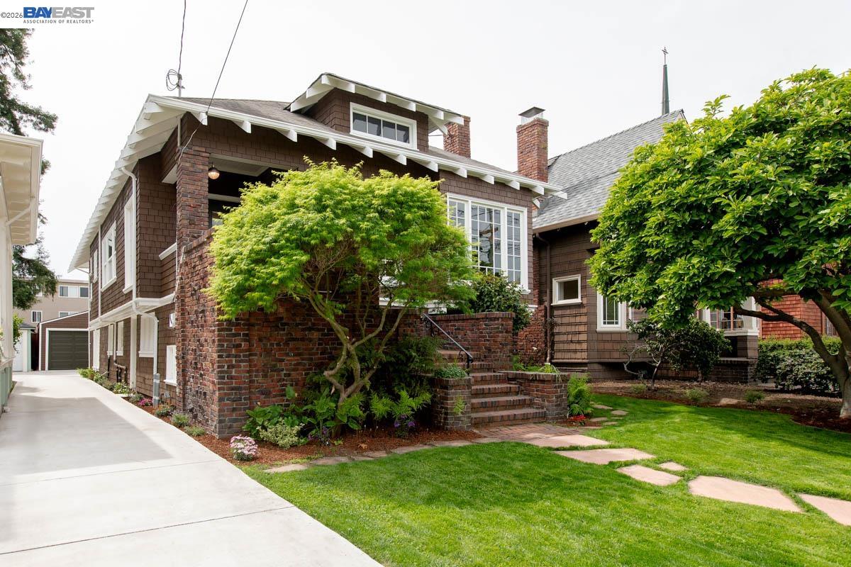 Detail Gallery Image 3 of 60 For 1716 Santa Clara Ave, Alameda,  CA 94501 - 6 Beds | 2 Baths