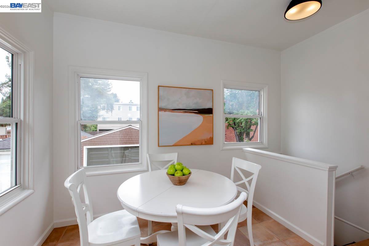 Detail Gallery Image 21 of 60 For 1716 Santa Clara Ave, Alameda,  CA 94501 - 6 Beds | 2 Baths
