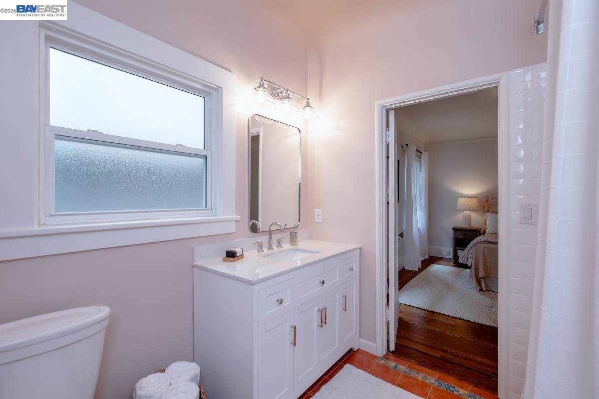 Detail Gallery Image 27 of 60 For 1716 Santa Clara Ave, Alameda,  CA 94501 - 6 Beds | 2 Baths