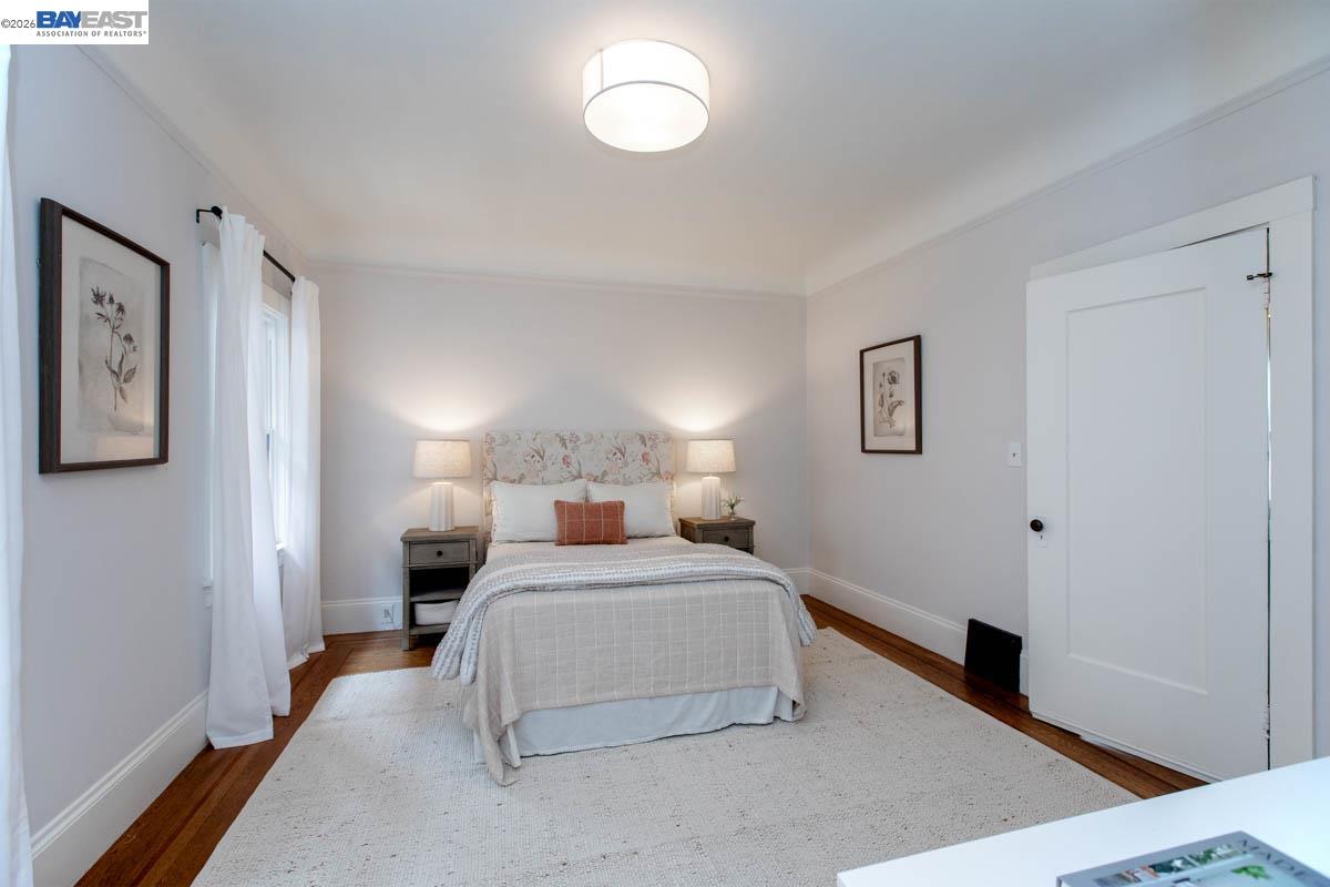 Detail Gallery Image 29 of 60 For 1716 Santa Clara Ave, Alameda,  CA 94501 - 6 Beds | 2 Baths