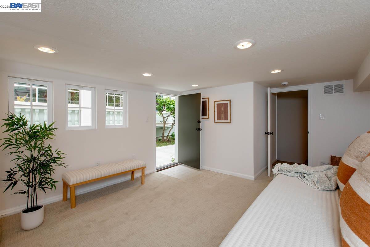 Detail Gallery Image 38 of 60 For 1716 Santa Clara Ave, Alameda,  CA 94501 - 6 Beds | 2 Baths