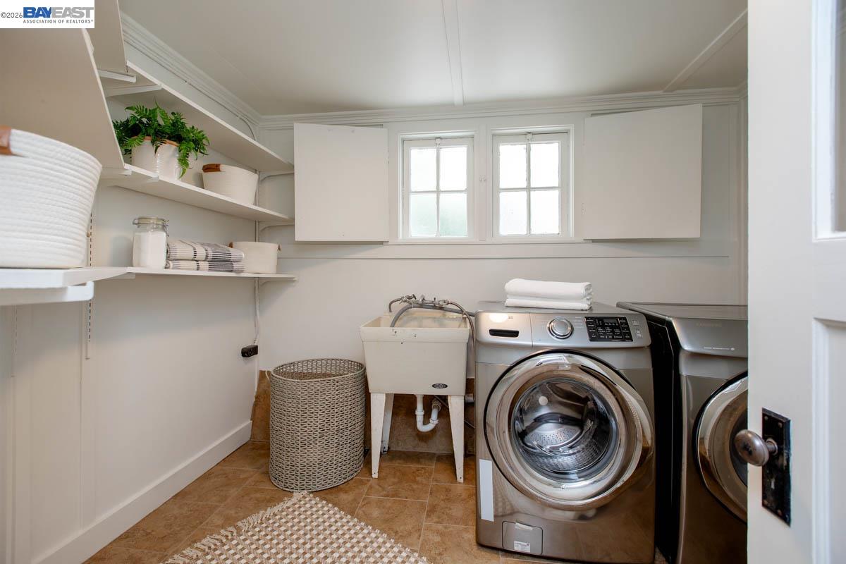 Detail Gallery Image 40 of 60 For 1716 Santa Clara Ave, Alameda,  CA 94501 - 6 Beds | 2 Baths