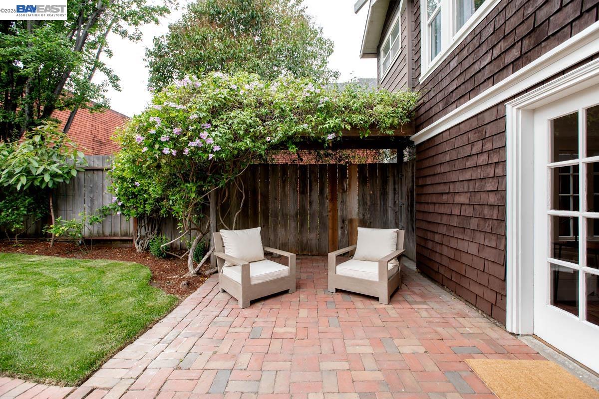 Detail Gallery Image 48 of 60 For 1716 Santa Clara Ave, Alameda,  CA 94501 - 6 Beds | 2 Baths