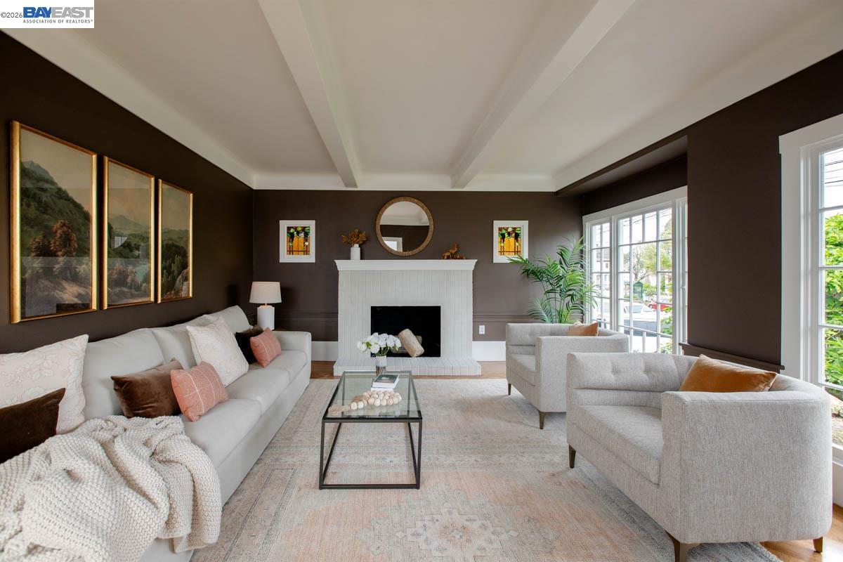 Detail Gallery Image 8 of 60 For 1716 Santa Clara Ave, Alameda,  CA 94501 - 6 Beds | 2 Baths