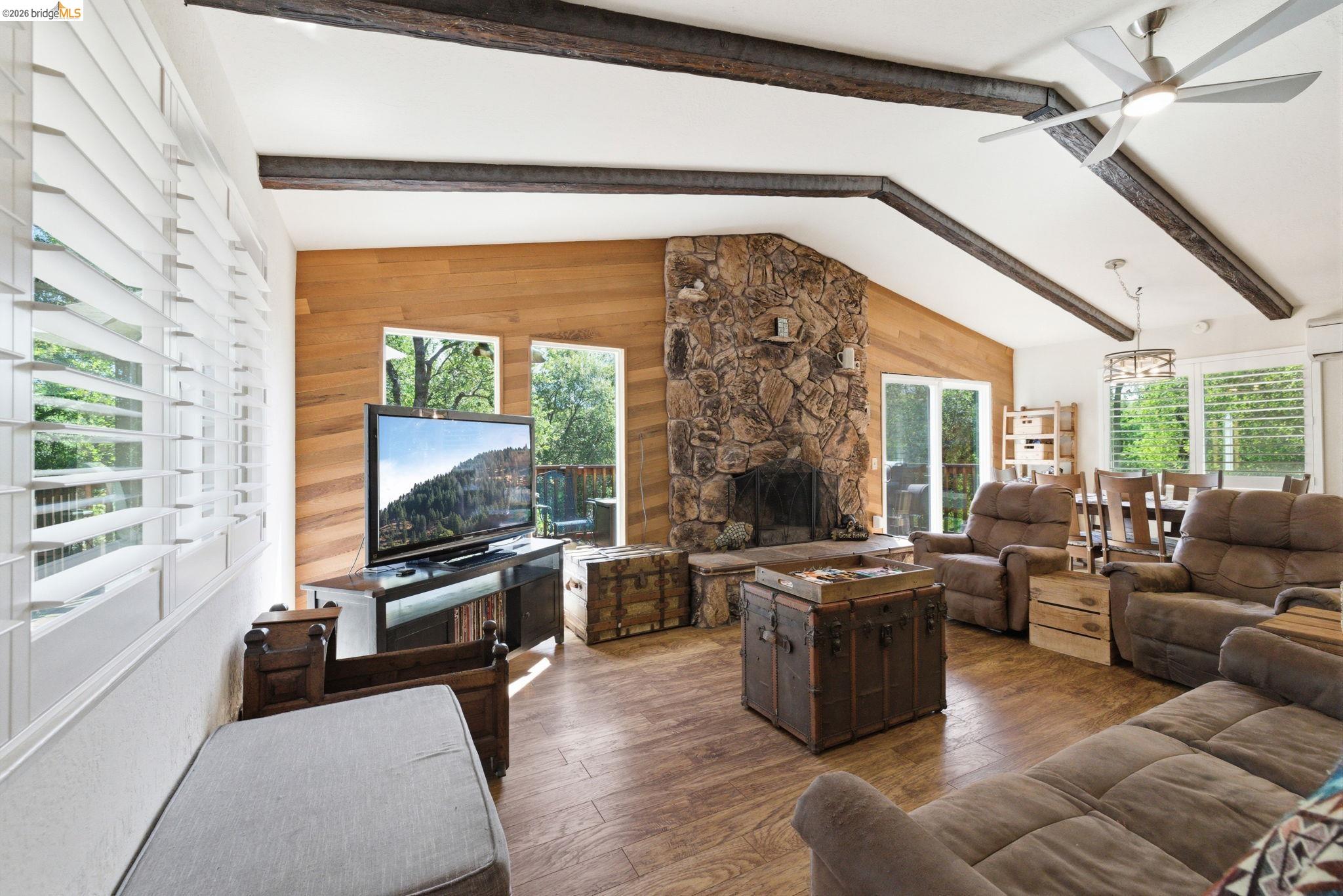 Detail Gallery Image 9 of 34 For 12905 Green Valley Cir, Groveland,  CA 95321-9543 - 3 Beds | 3 Baths