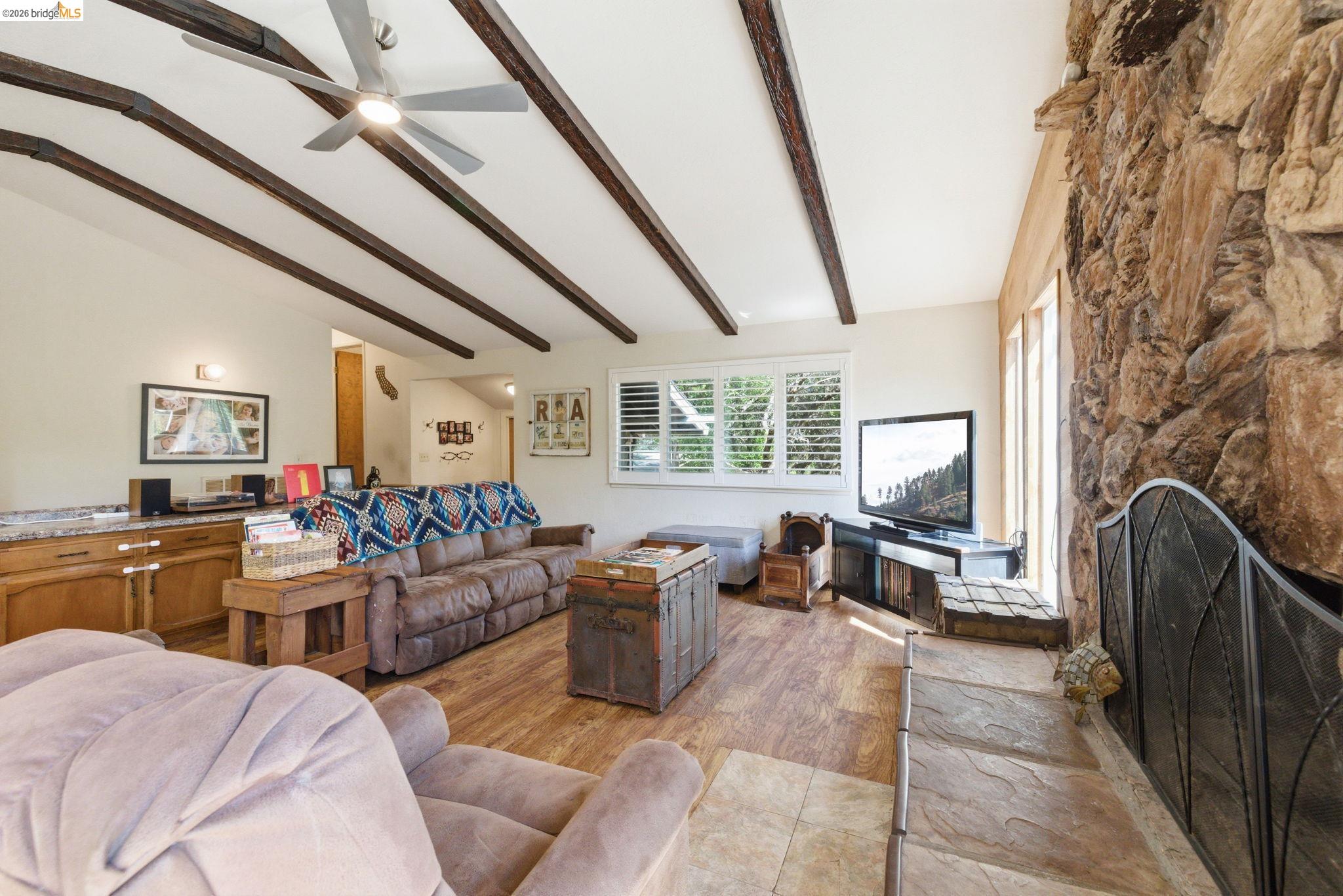 Detail Gallery Image 10 of 34 For 12905 Green Valley Cir, Groveland,  CA 95321-9543 - 3 Beds | 3 Baths