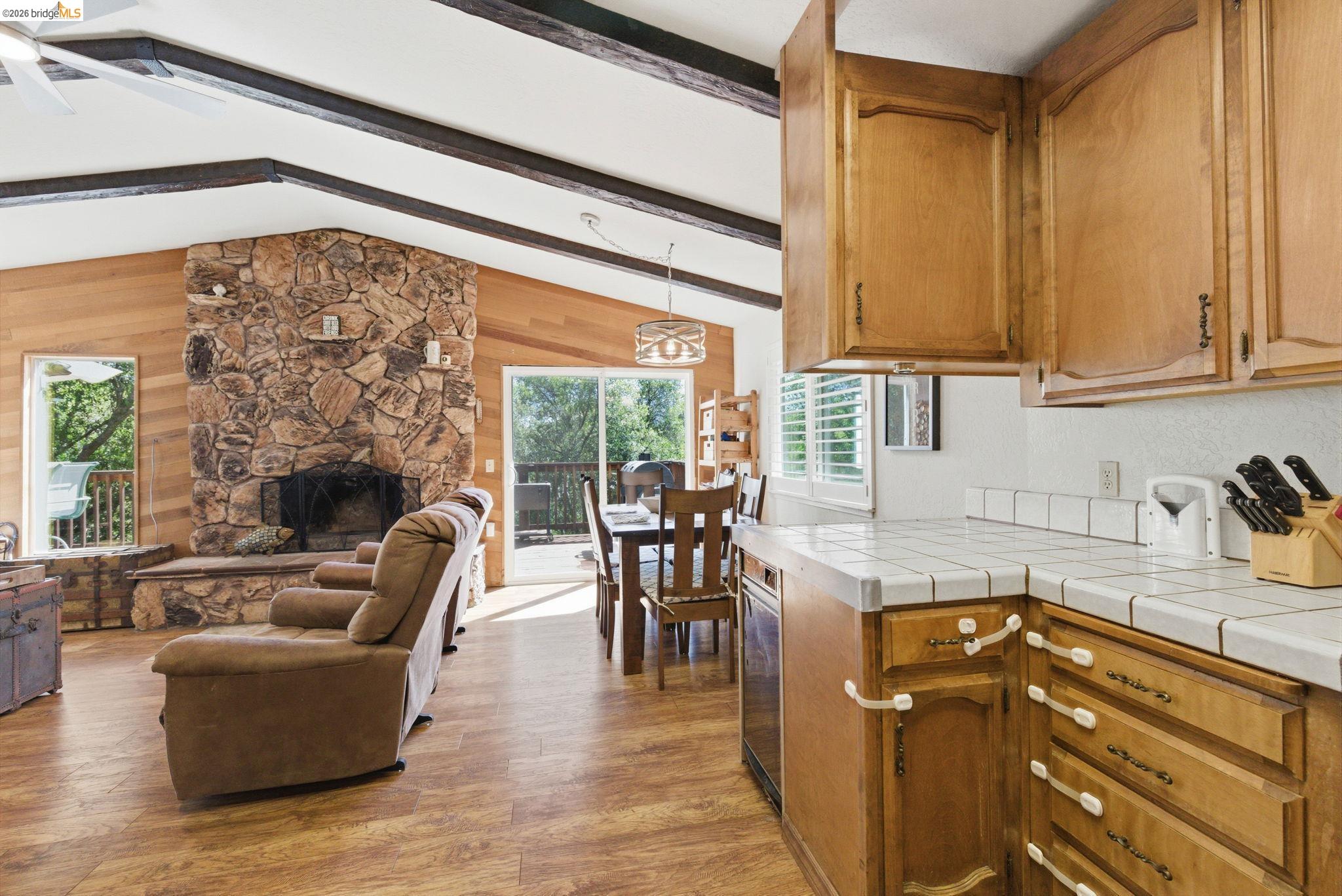 Detail Gallery Image 12 of 34 For 12905 Green Valley Cir, Groveland,  CA 95321-9543 - 3 Beds | 3 Baths