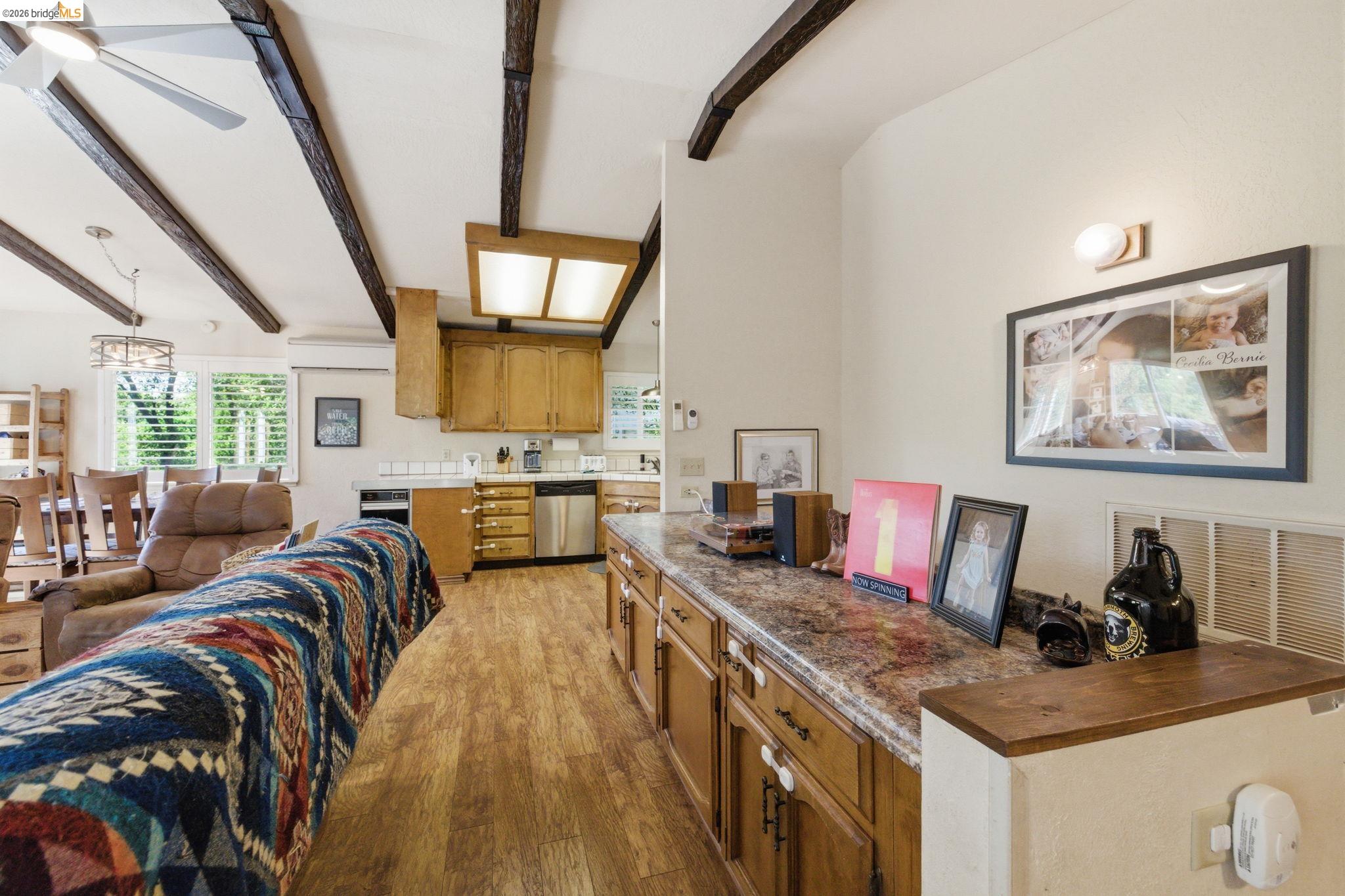 Detail Gallery Image 5 of 34 For 12905 Green Valley Cir, Groveland,  CA 95321-9543 - 3 Beds | 3 Baths