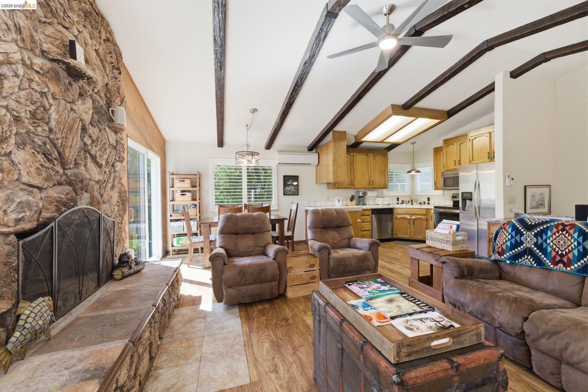 Detail Gallery Image 6 of 34 For 12905 Green Valley Cir, Groveland,  CA 95321-9543 - 3 Beds | 3 Baths