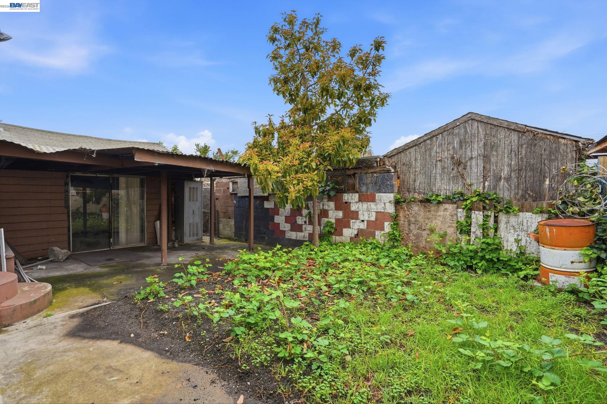 Detail Gallery Image 22 of 23 For 1021 72nd Ave, Oakland,  CA 94621 - 2 Beds | 2 Baths