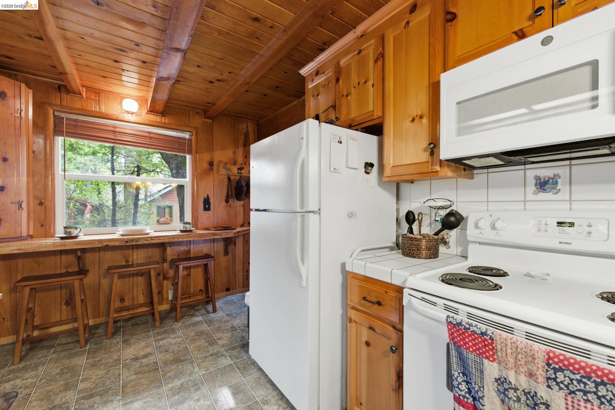 Detail Gallery Image 11 of 53 For 18838 Sequoia Lane E., Twain Harte,  CA 95383-9999 - 3 Beds | 2 Baths