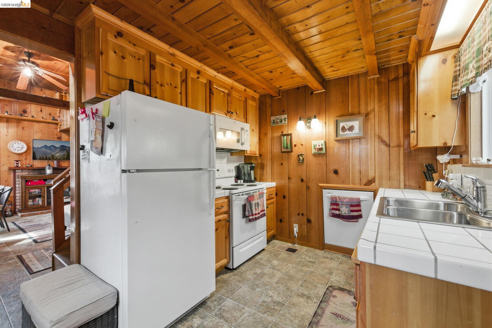 Detail Gallery Image 9 of 53 For 18838 Sequoia Lane E., Twain Harte,  CA 95383-9999 - 3 Beds | 2 Baths