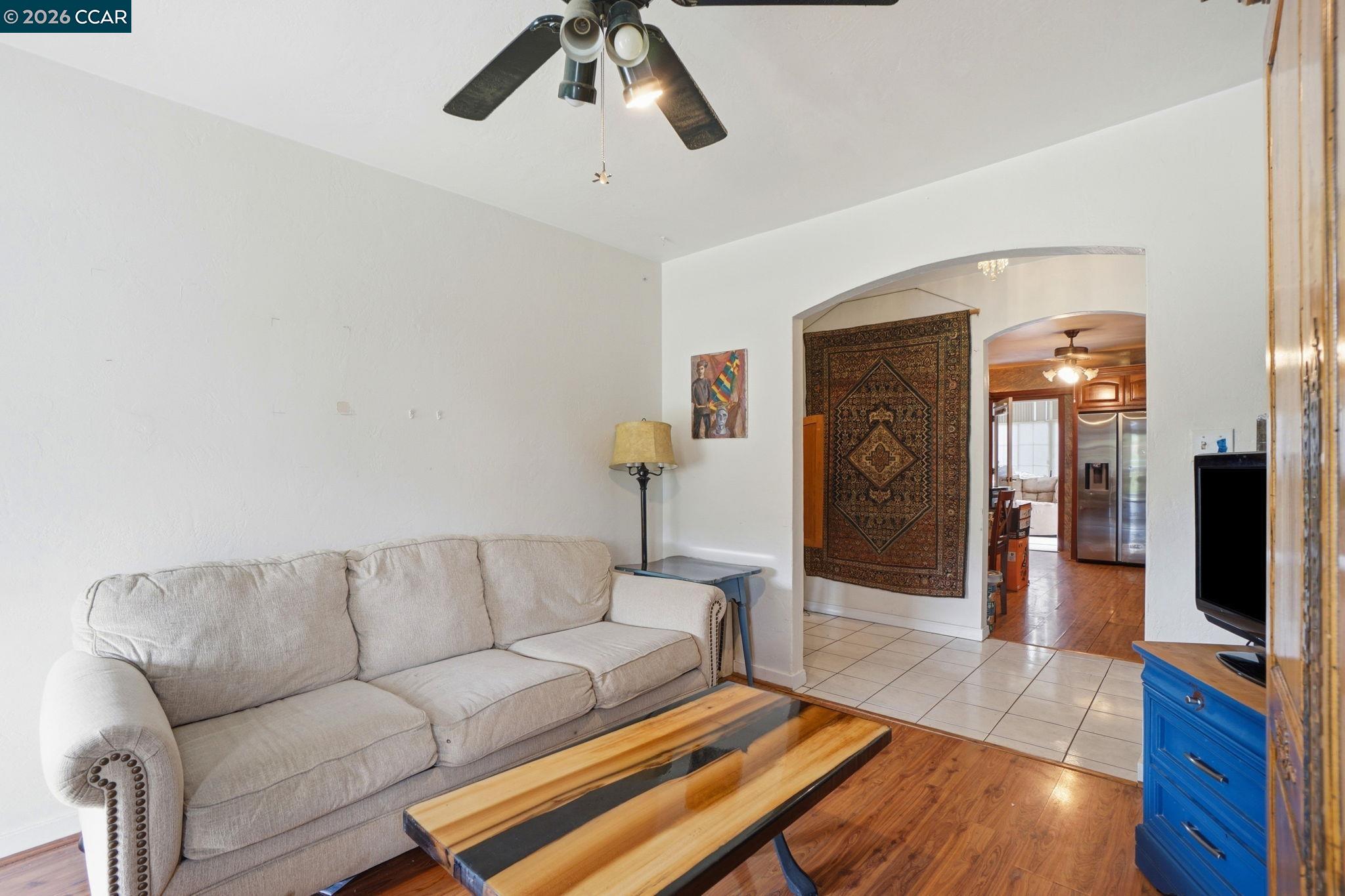 Detail Gallery Image 11 of 30 For 1035 Santa Fe Ave, Martinez,  CA 94553 - 2 Beds | 2 Baths