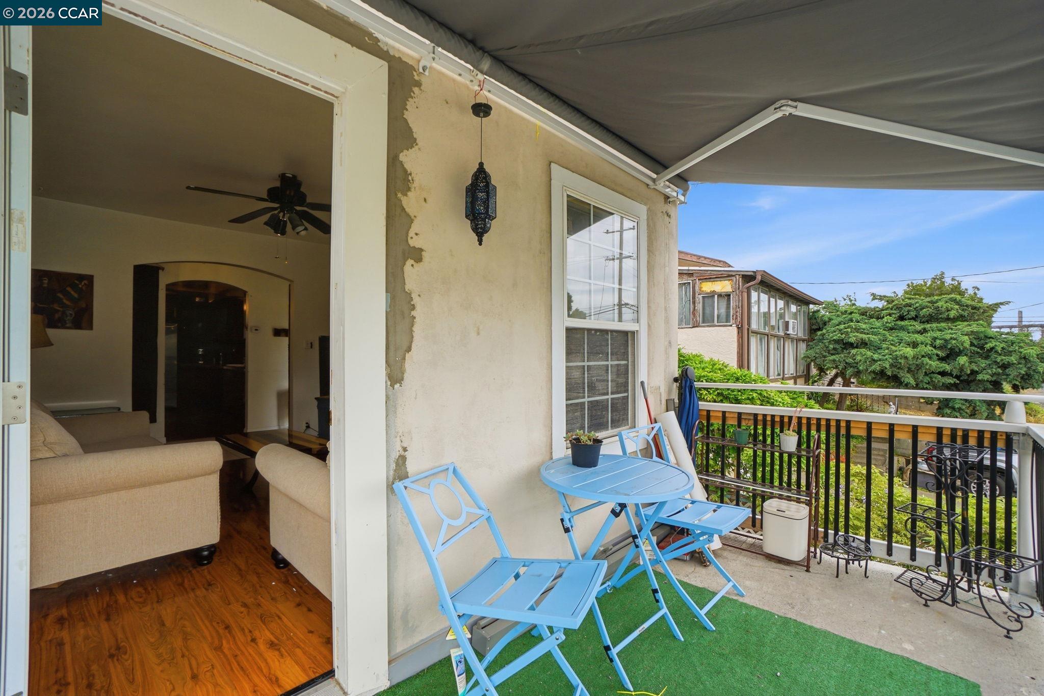 Detail Gallery Image 16 of 30 For 1035 Santa Fe Ave, Martinez,  CA 94553 - 2 Beds | 2 Baths